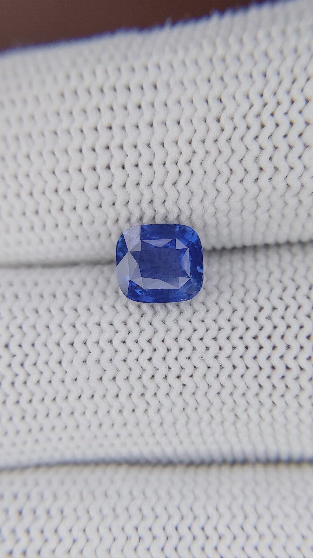 1.54 Ct. Blue Sapphire from Ceylon (Sri Lanka) Size Video