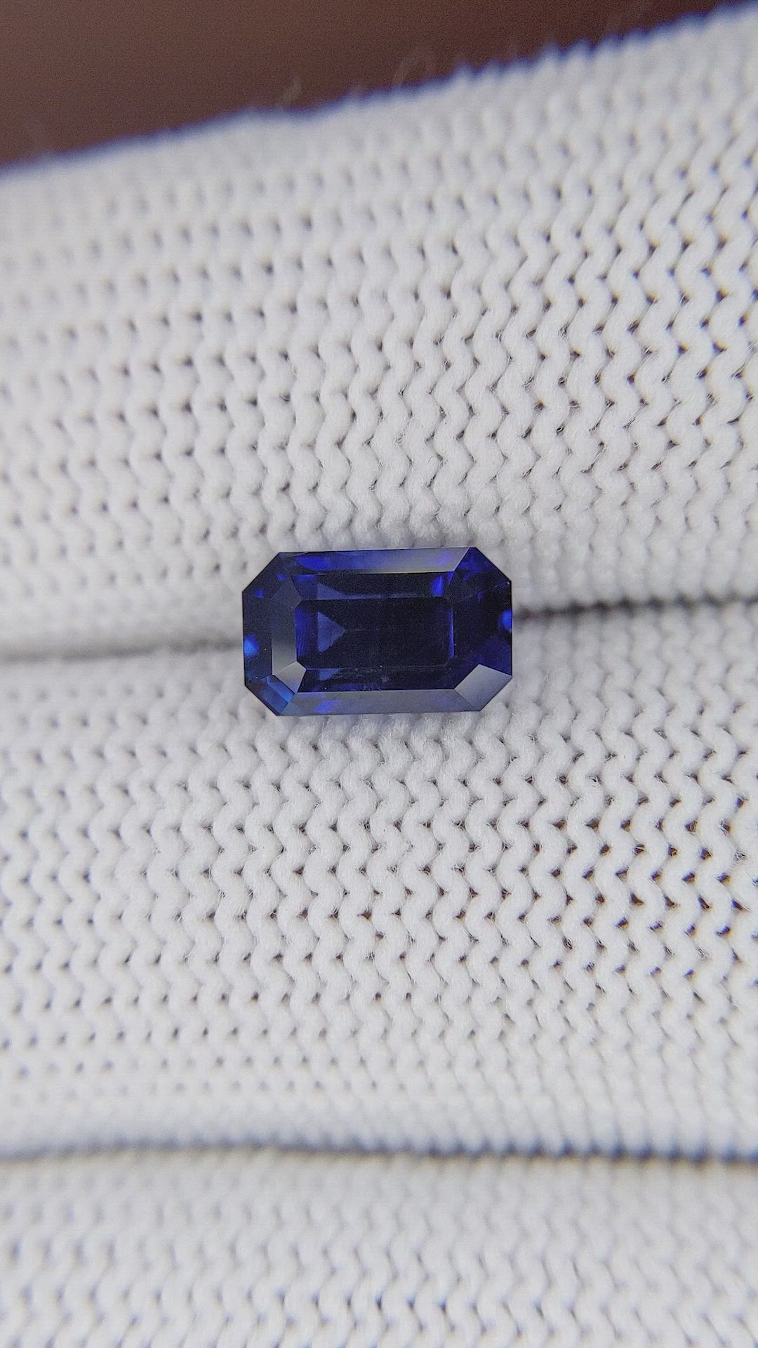 2.56 Ct. Blue Sapphire from Ceylon (Sri Lanka) Size Video