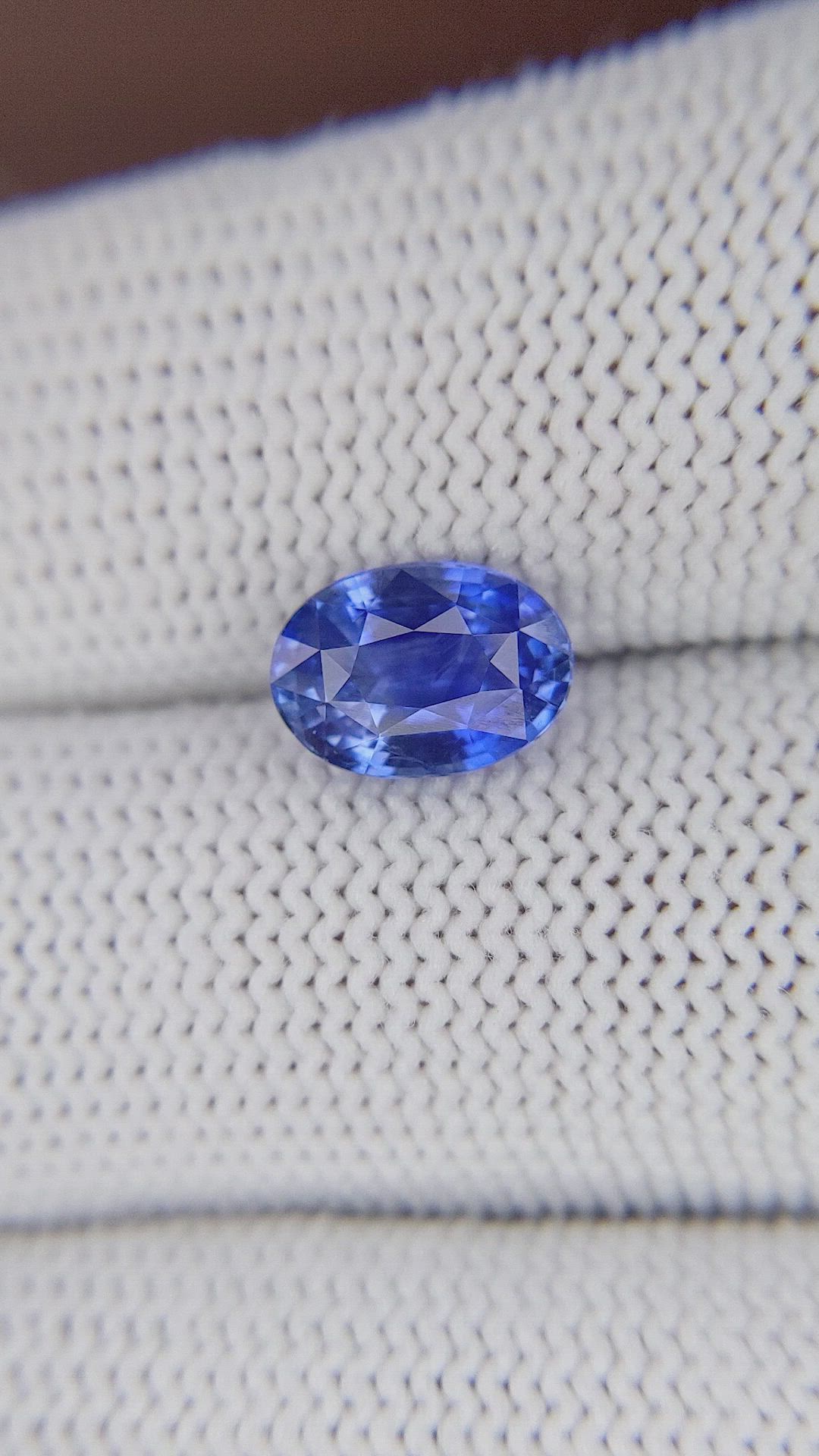 2.50 Ct. Blue Sapphire from Ceylon (Sri Lanka) Size Video