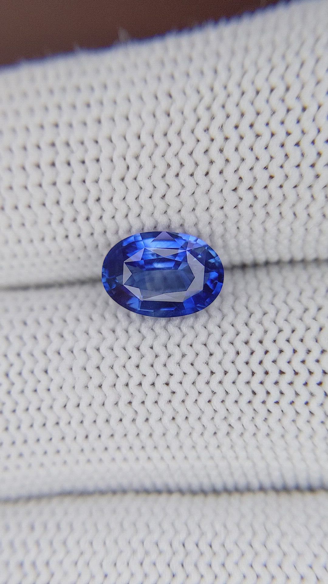 2.01 Ct. Blue Sapphire from Ceylon (Sri Lanka) Size Video