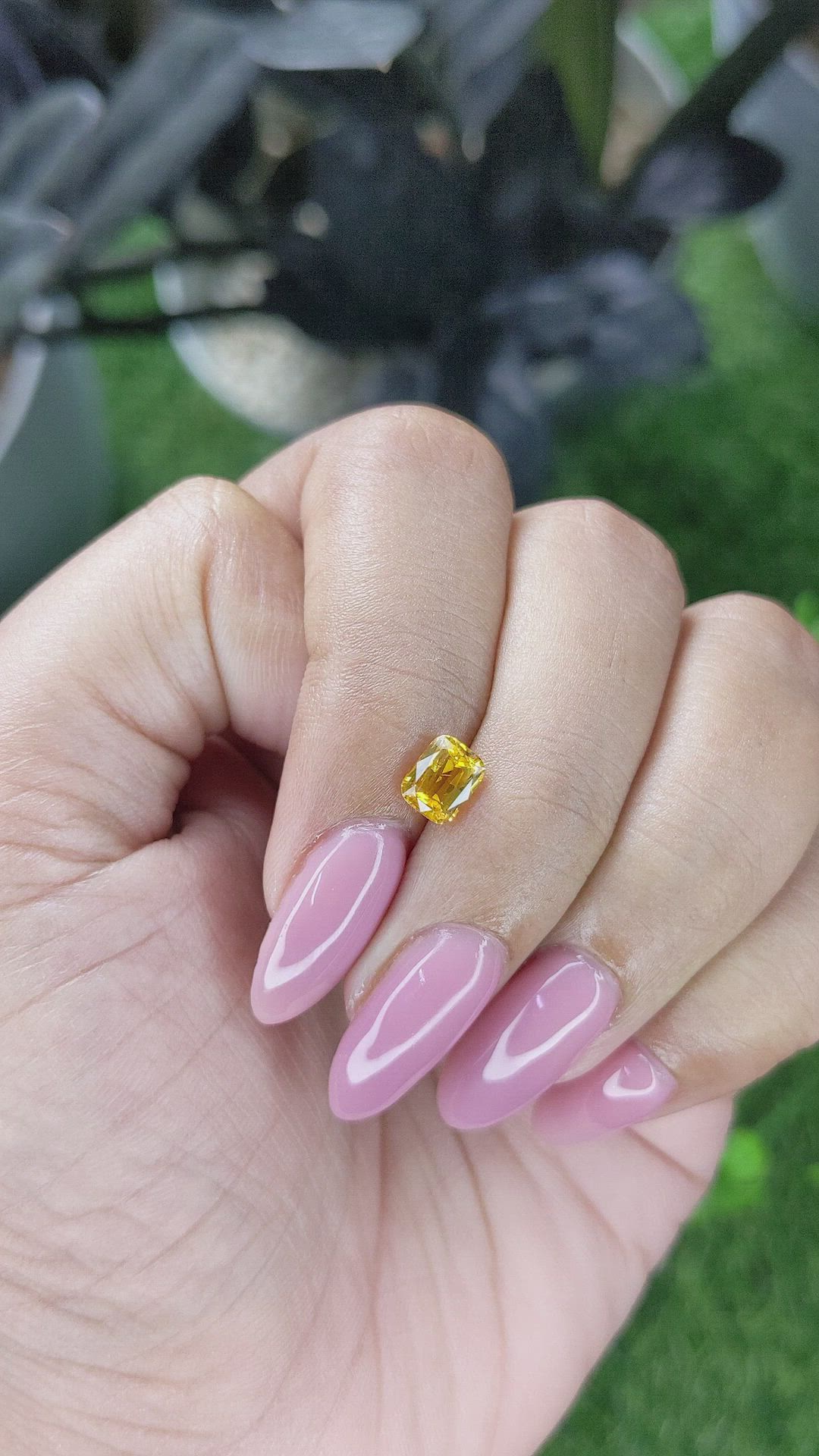 1.03 Ct. Yellow Sapphire from Ceylon (Sri Lanka) Size Video