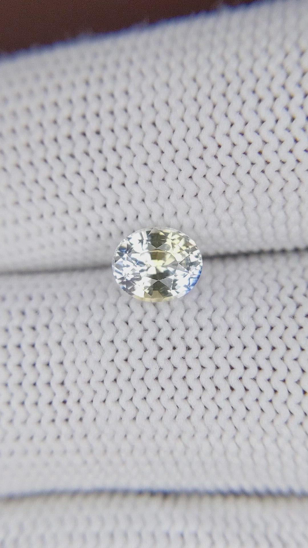 1.07 Ct. Bi Color / Parti Sapphire from Ceylon (Sri Lanka) Size Video