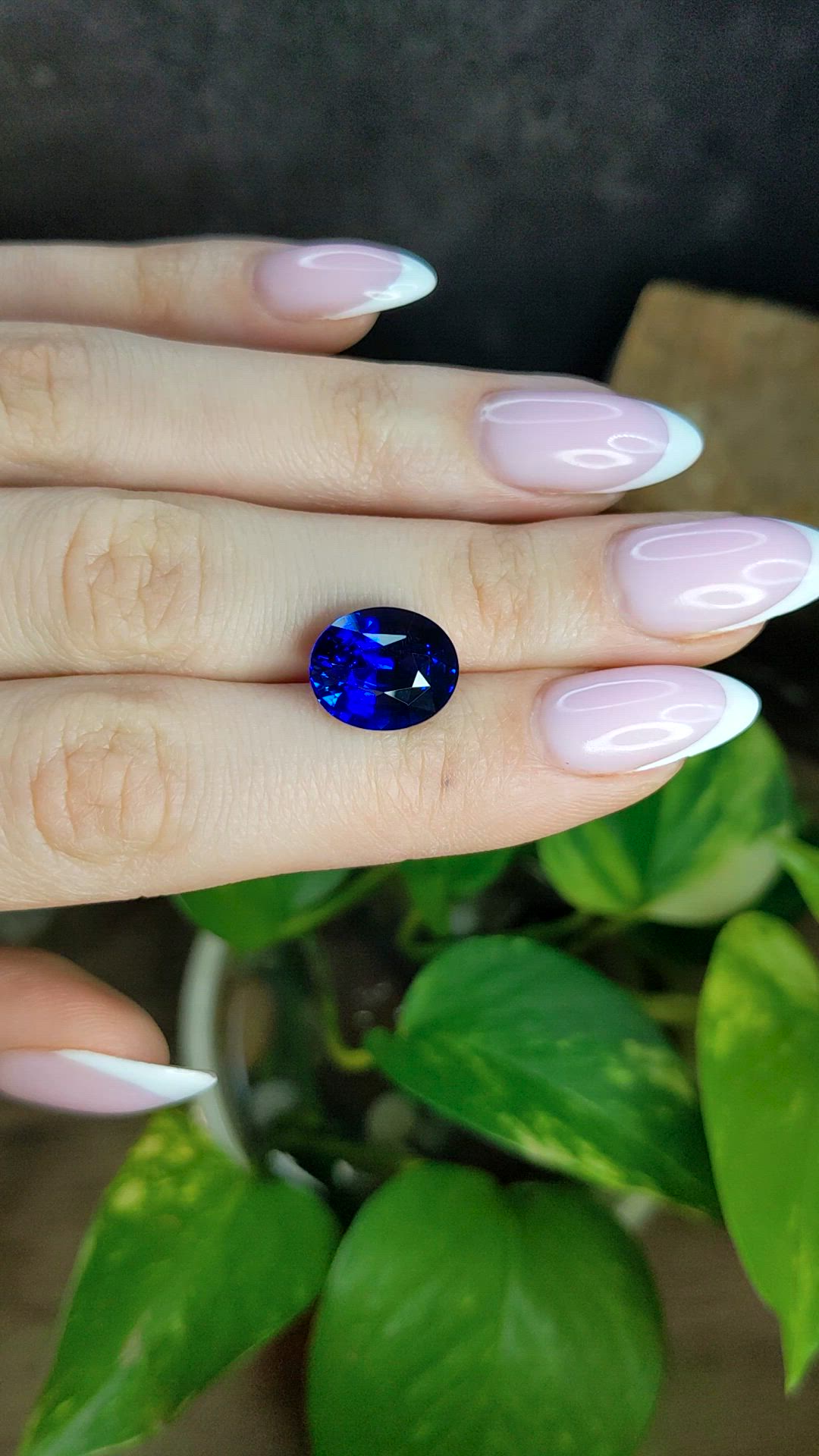 9.07 Ct. Blue Sapphire from Ceylon (Sri Lanka) Size Video