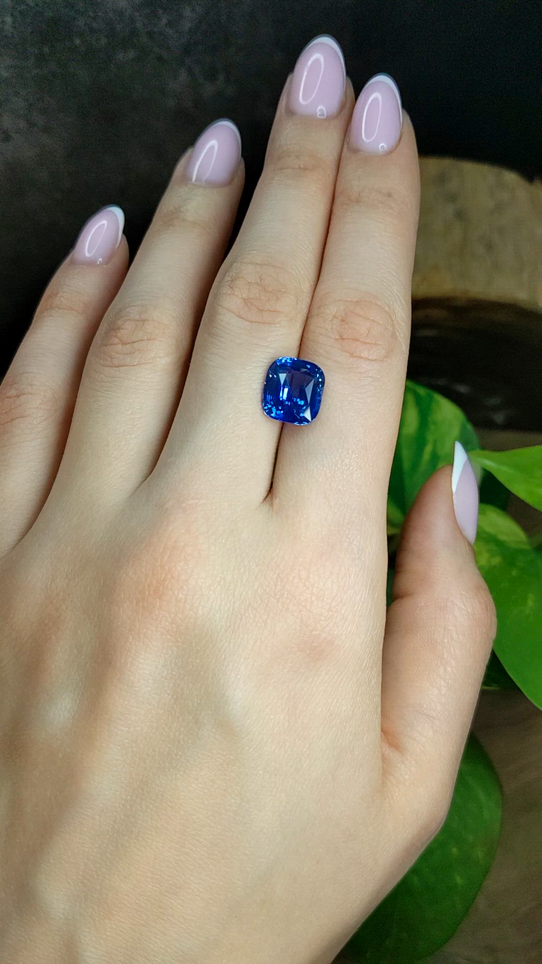 7.06 Ct. Blue Sapphire from Ceylon (Sri Lanka) Size Video