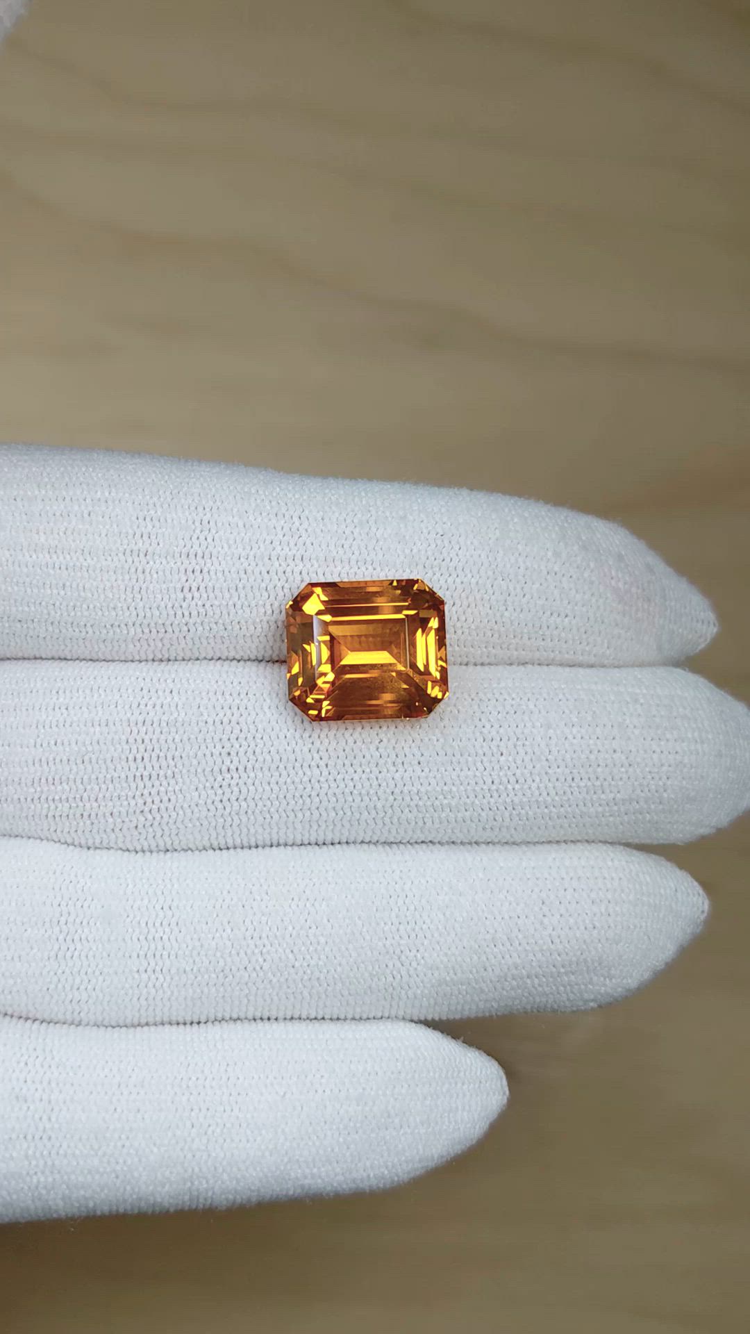 16.55 Ct. Orange Sapphire from Ceylon (Sri Lanka) Size Video
