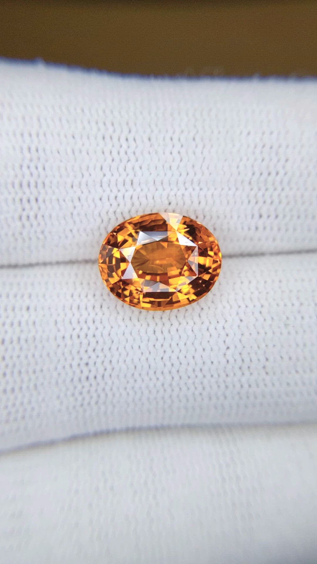 5.58 Ct. Orange Sapphire from Ceylon (Sri Lanka) Size Video