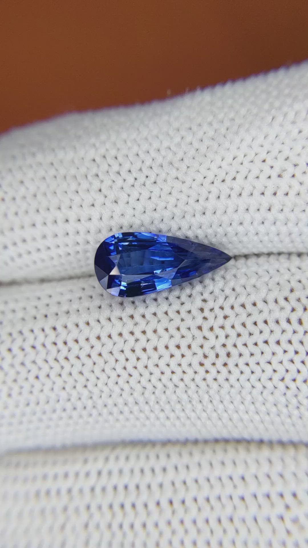 3.11 Ct. Blue Sapphire from Ceylon (Sri Lanka) Size Video