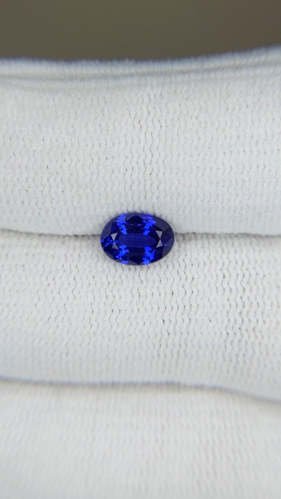 1.34 Ct. Blue Sapphire from Ceylon (Sri Lanka) Size Video