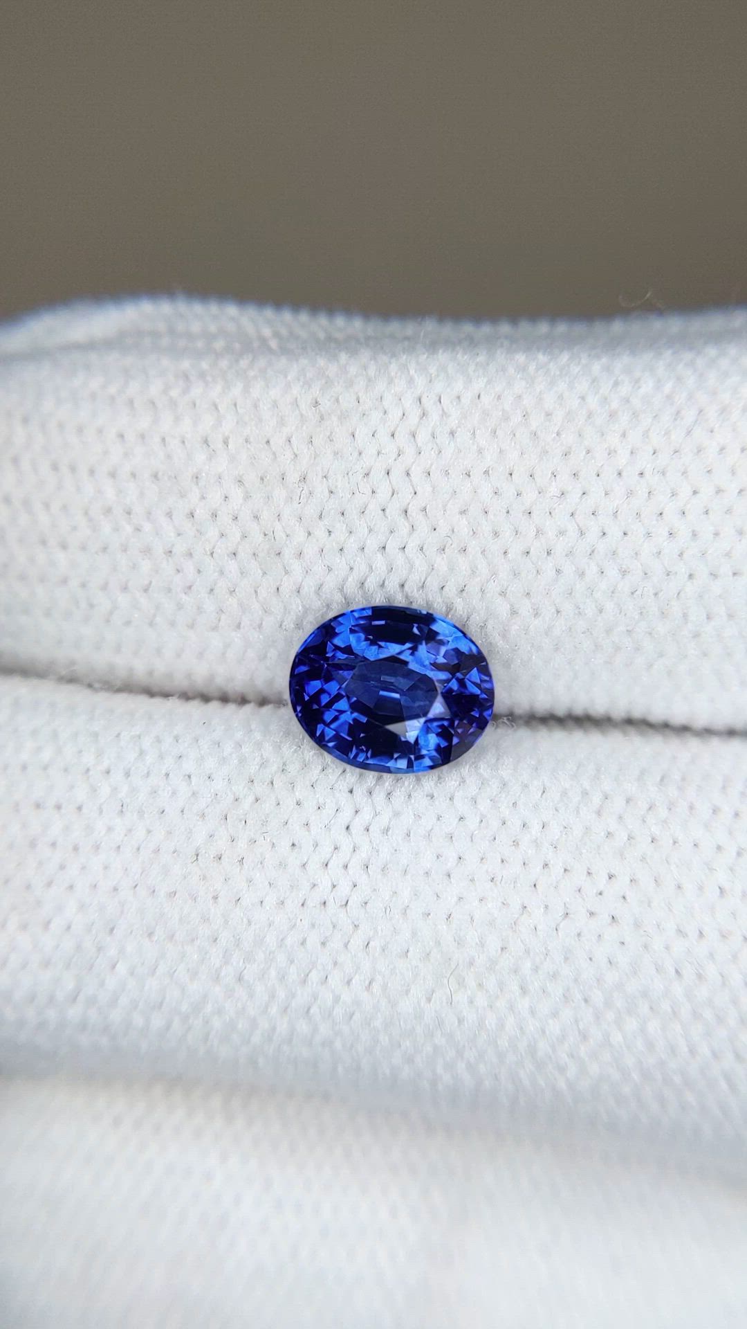 1.78 Ct. Blue Sapphire from Ceylon (Sri Lanka) Size Video
