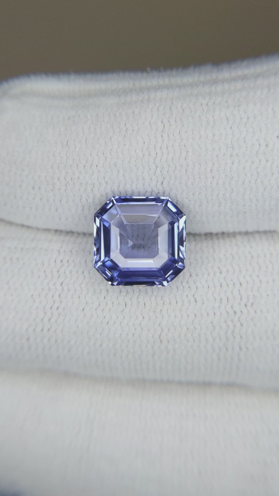 4.81 Ct. Purplish Blue Sapphire from Ceylon (Sri Lanka) Size Video