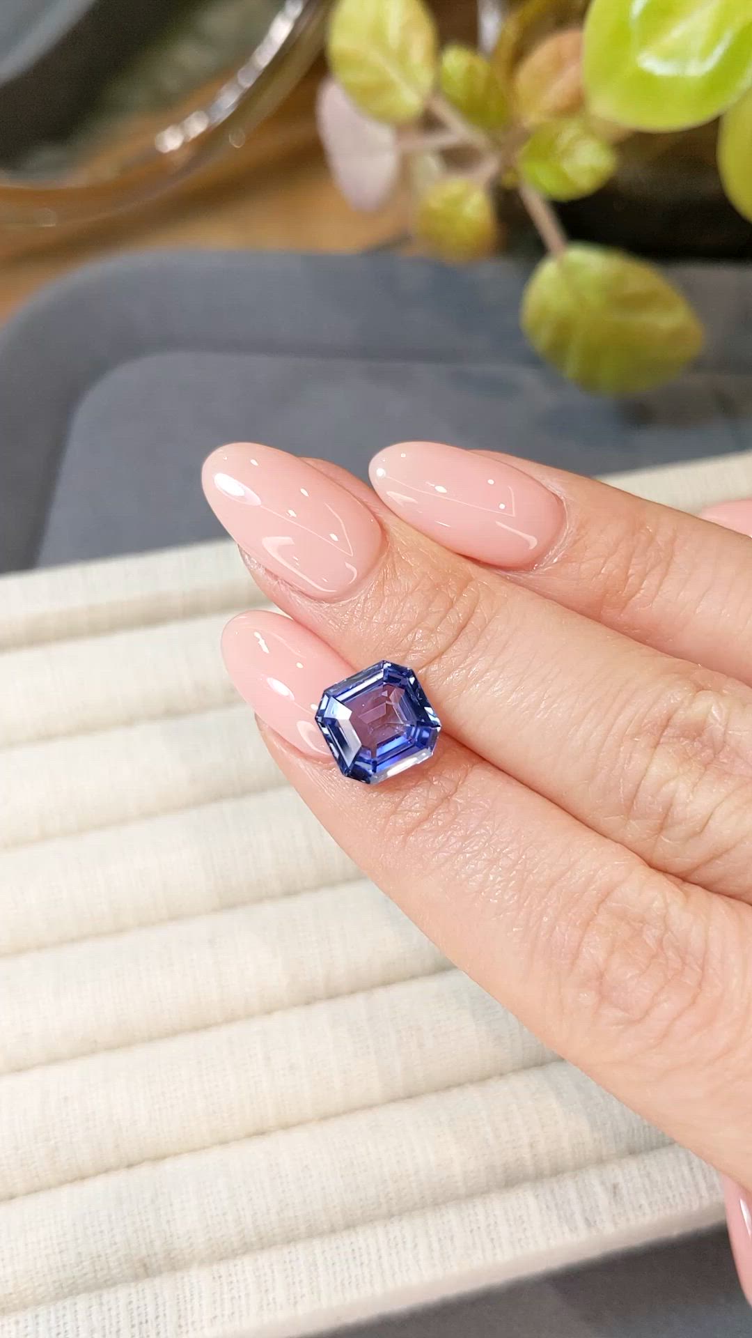 4.81 Ct. Purplish Blue Sapphire from Ceylon (Sri Lanka) Size Video