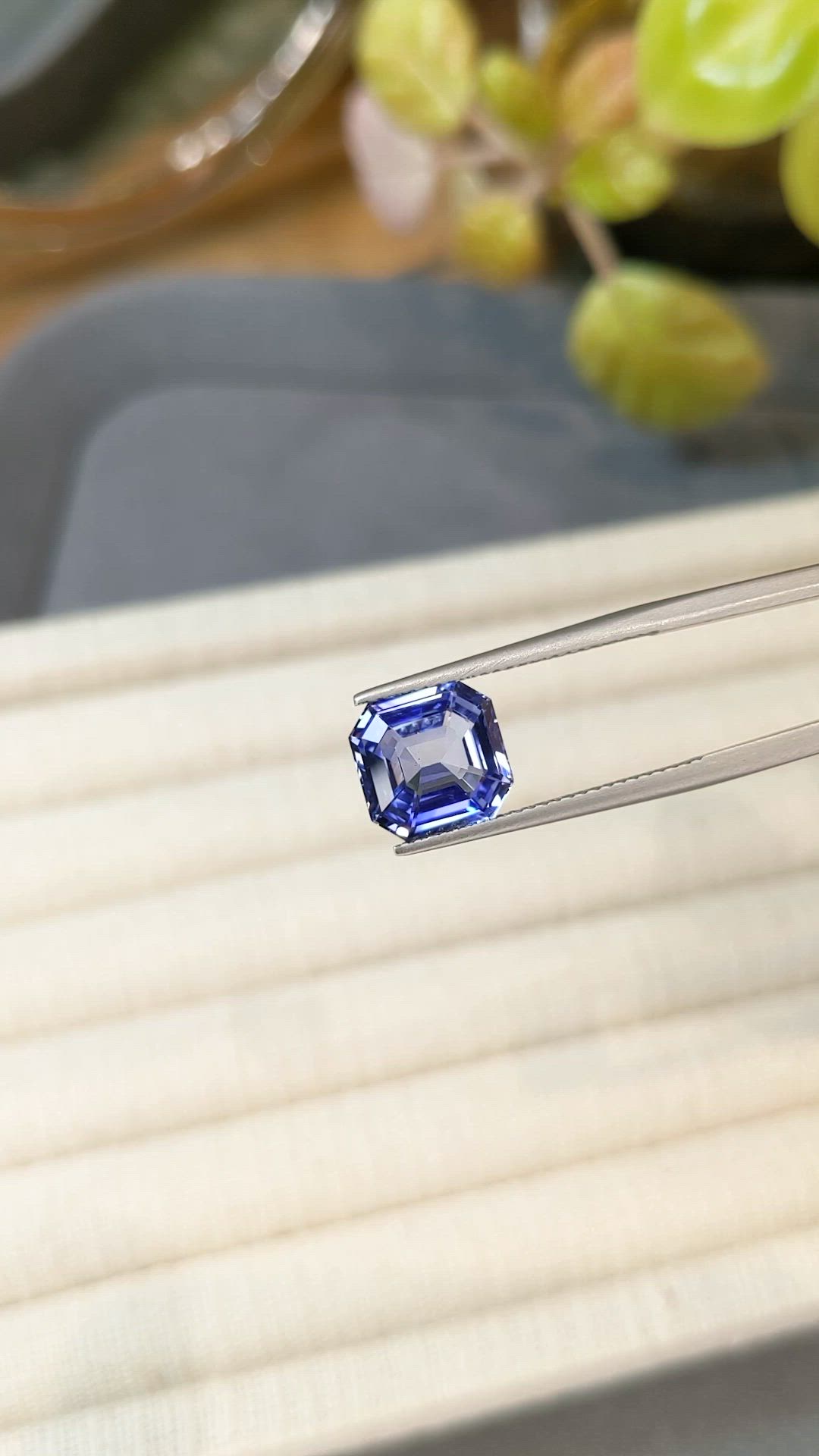 4.81 Ct. Purplish Blue Sapphire from Ceylon (Sri Lanka) Size Video