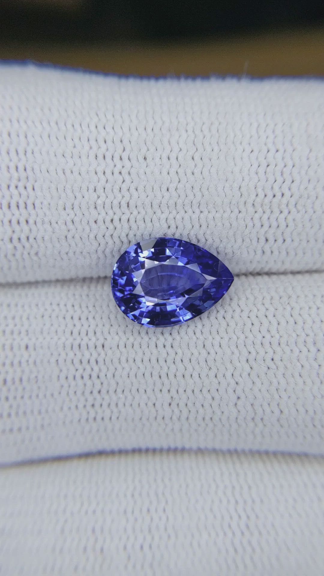 3.01 Ct. Blue Sapphire from Ceylon (Sri Lanka) Size Video