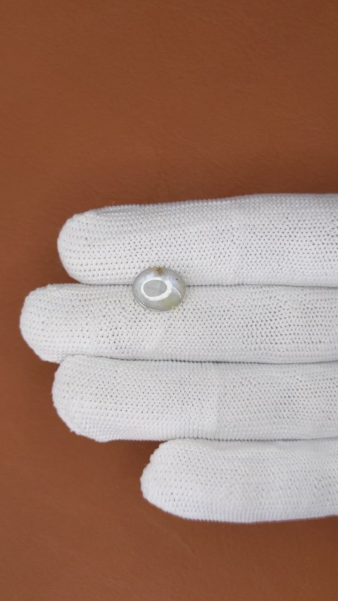 2.58 Ct. Grey Star Sapphire from Ceylon (Sri Lanka) Size Video