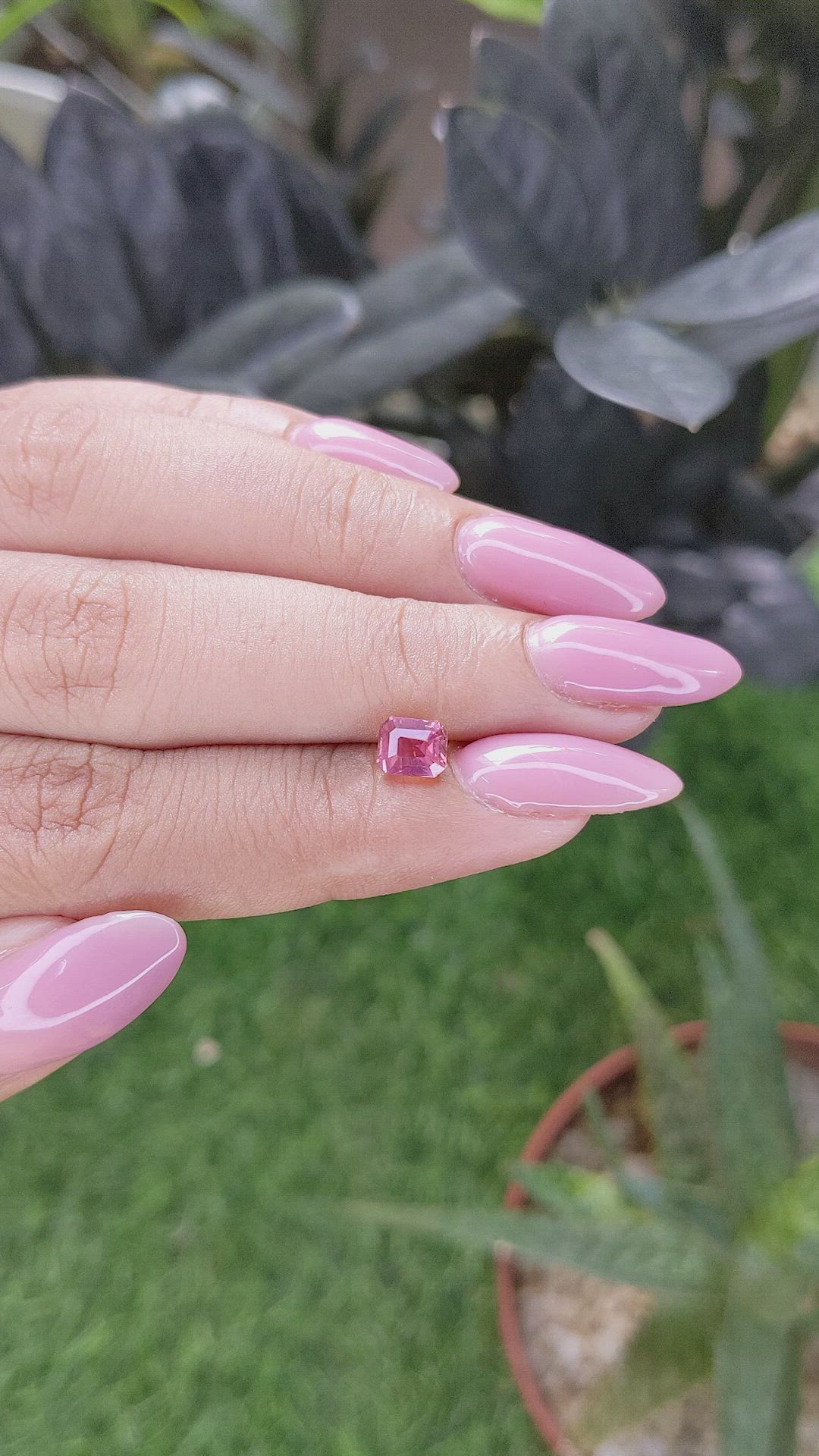 1.06 Ct. Reddish Pink Sapphire from Ceylon (Sri Lanka) Size Video