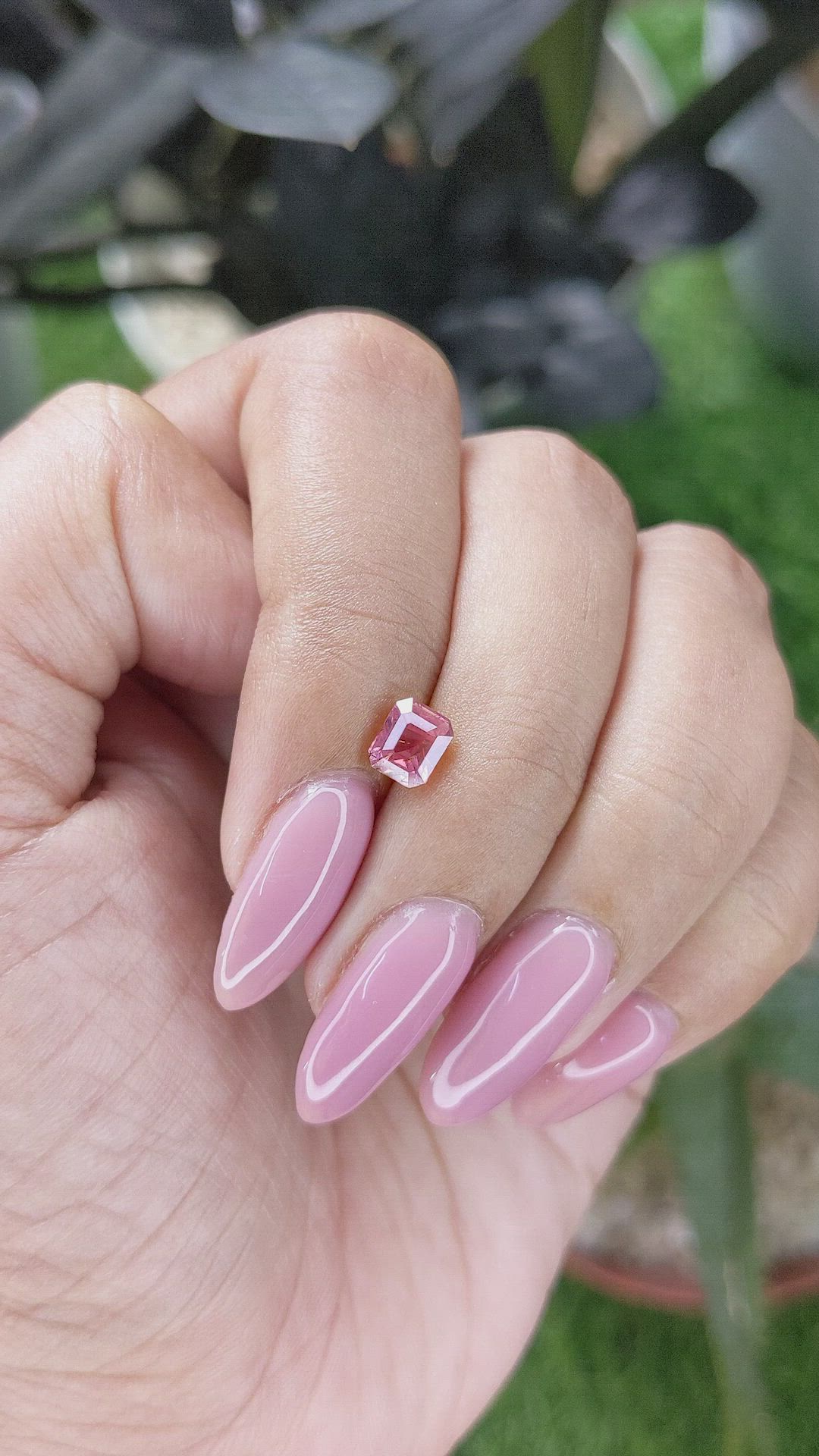 1.06 Ct. Reddish Pink Sapphire from Ceylon (Sri Lanka) Size Video