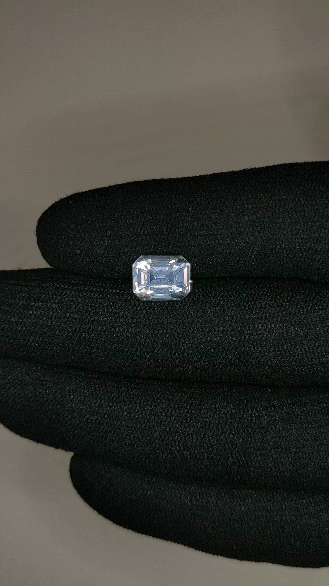 3.99 Ct. White Sapphire from Ceylon (Sri Lanka) Size Video