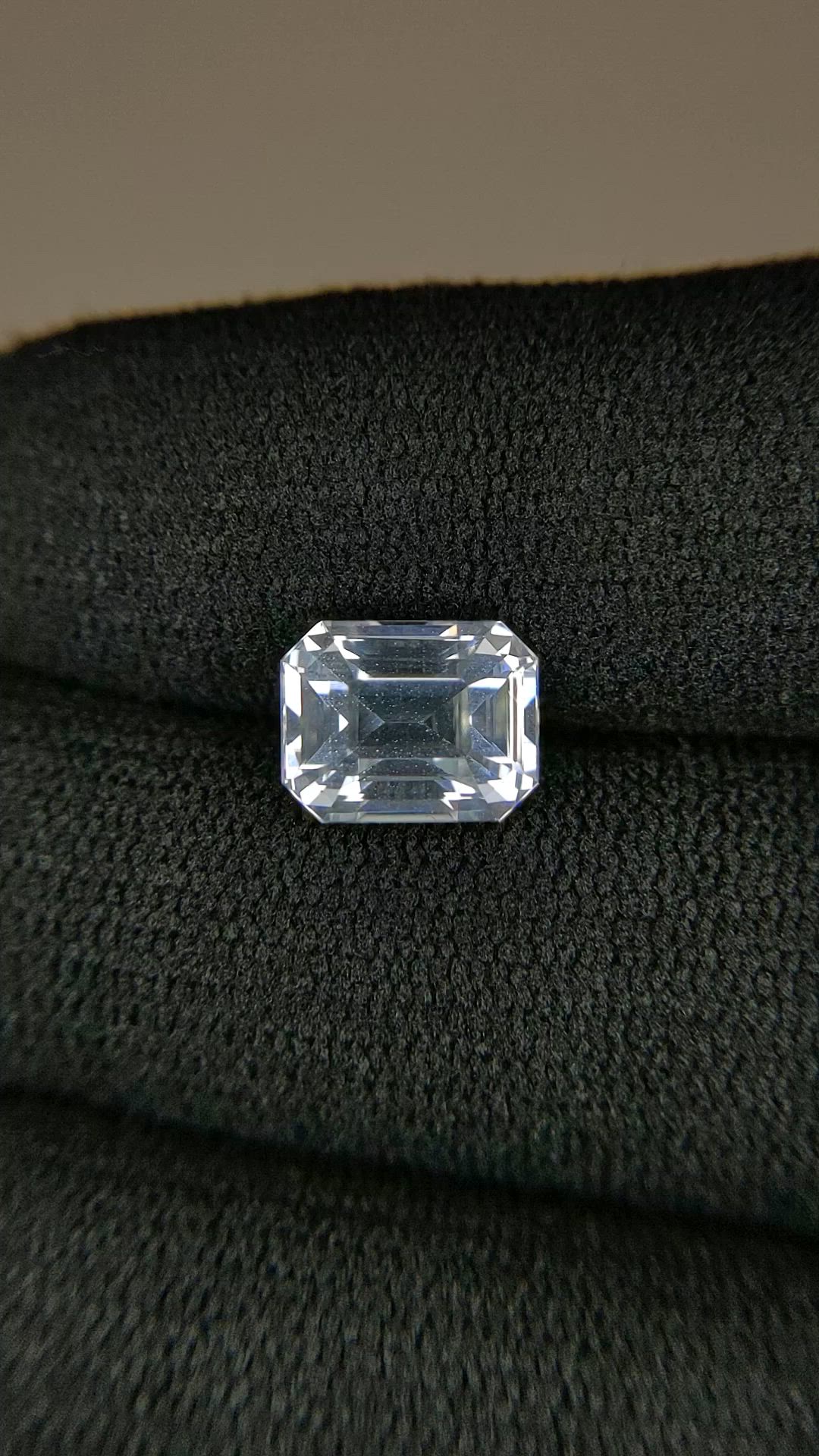 3.99 Ct. White Sapphire from Ceylon (Sri Lanka) Size Video