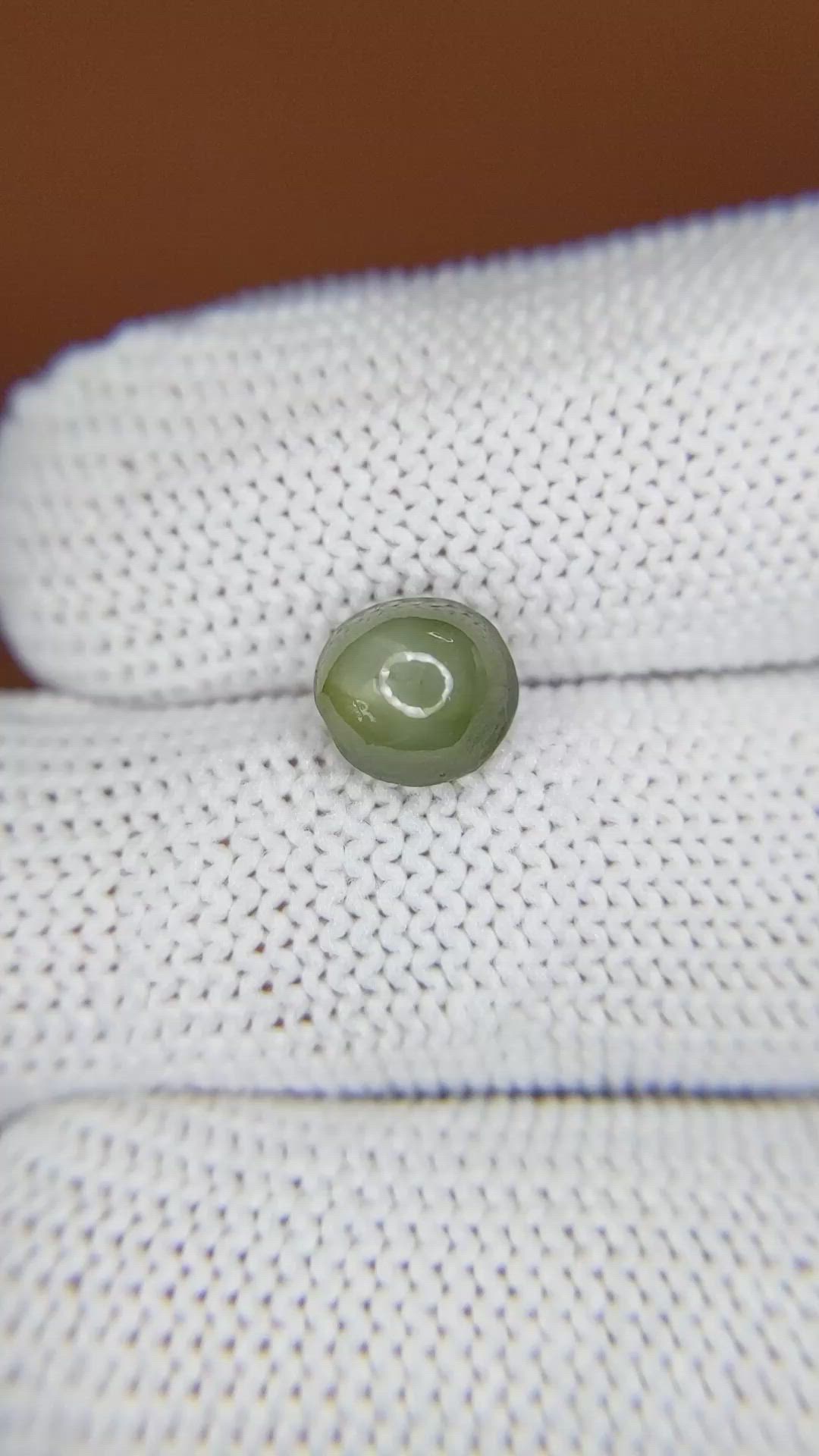 2.86 Ct. Green Star Sapphire from Ceylon (Sri Lanka) Size Video