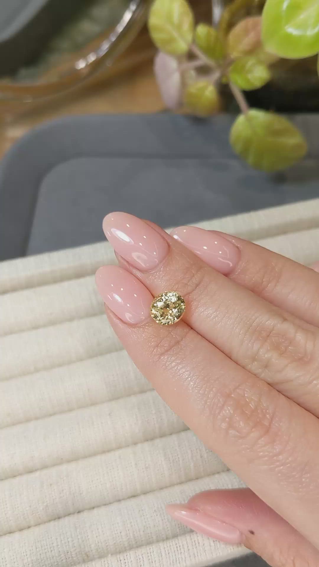 2.68 Ct. Yellow Sapphire from Ceylon (Sri Lanka) Size Video