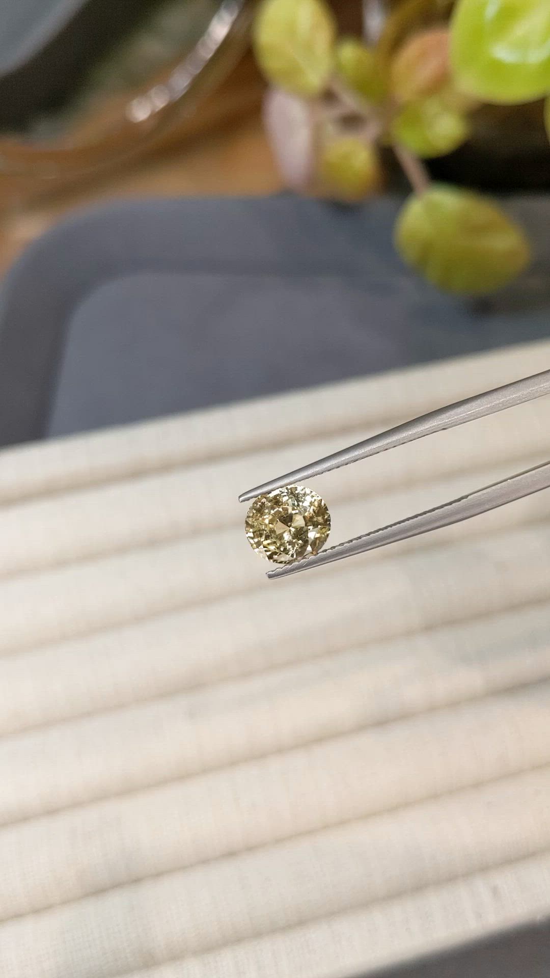 2.68 Ct. Yellow Sapphire from Ceylon (Sri Lanka) Size Video