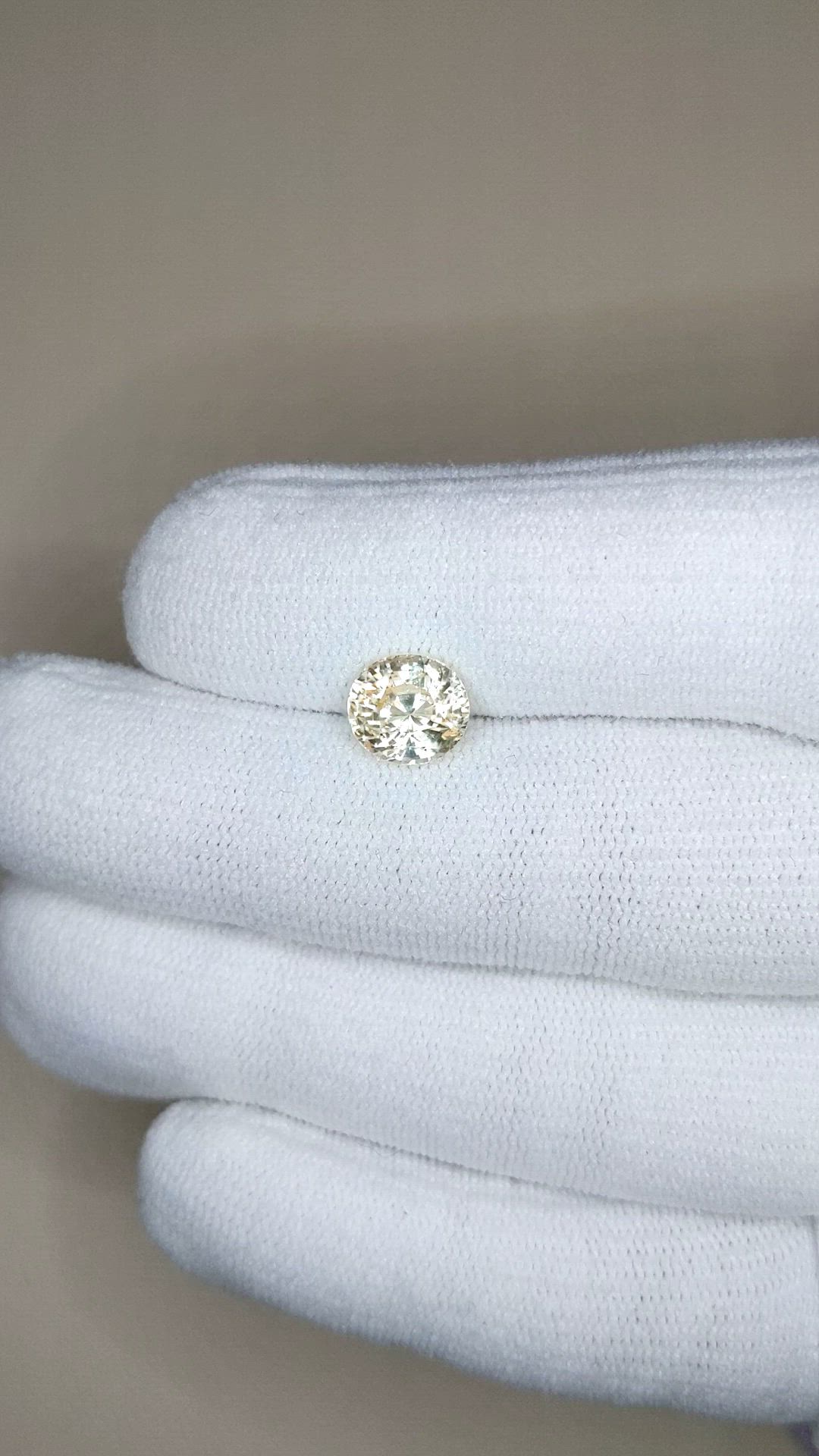 2.68 Ct. Yellow Sapphire from Ceylon (Sri Lanka) Size Video