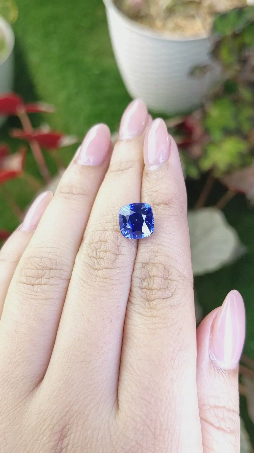 6.22 Ct. Blue Sapphire from Ceylon (Sri Lanka) Size Video