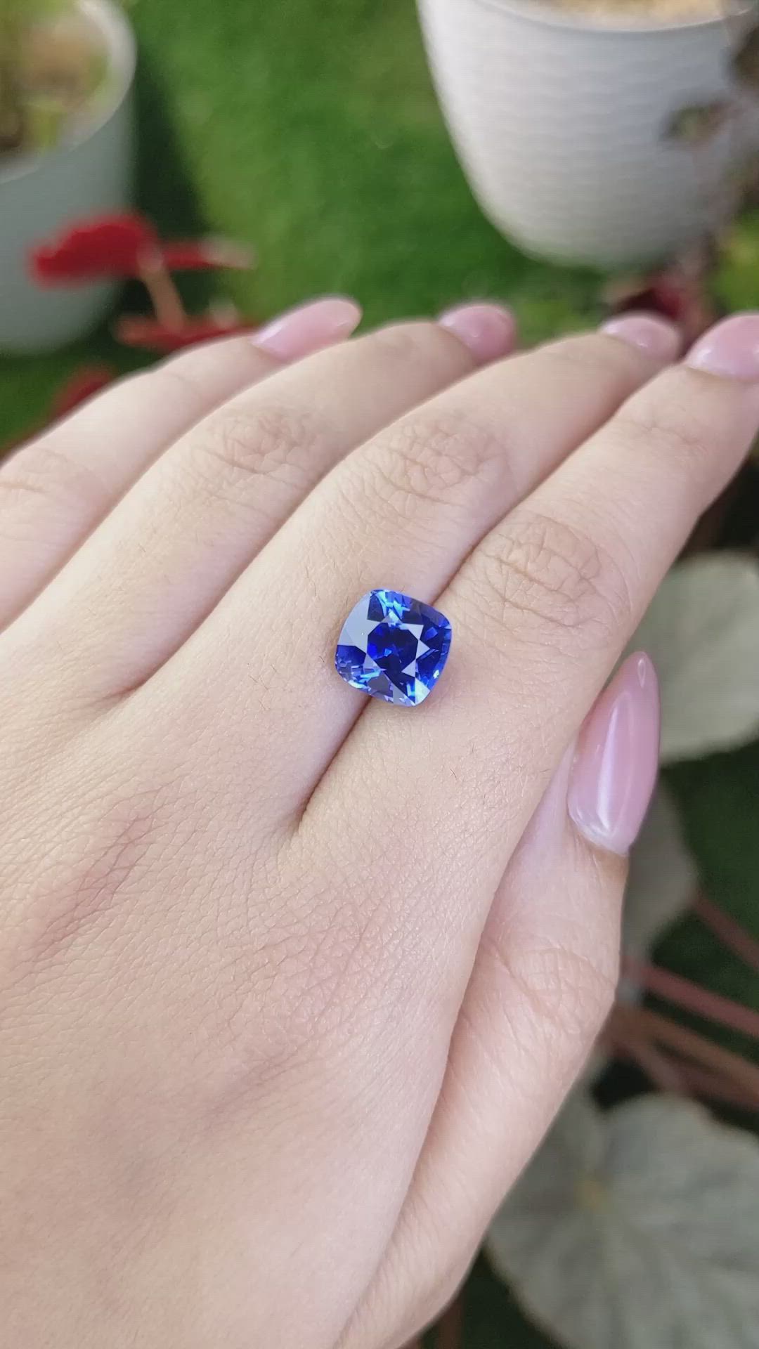 6.22 Ct. Blue Sapphire from Ceylon (Sri Lanka) Size Video