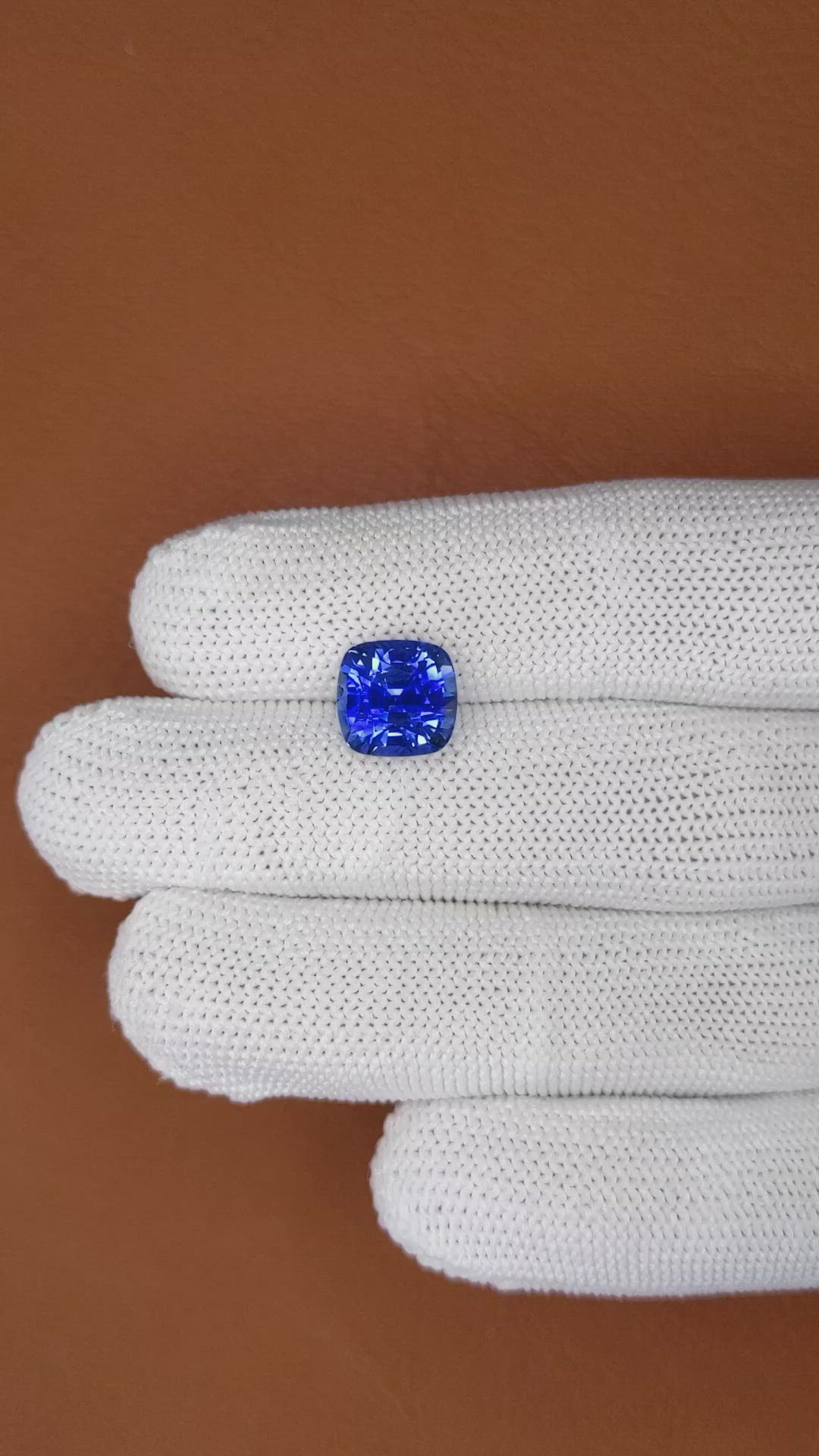 6.22 Ct. Blue Sapphire from Ceylon (Sri Lanka) Size Video