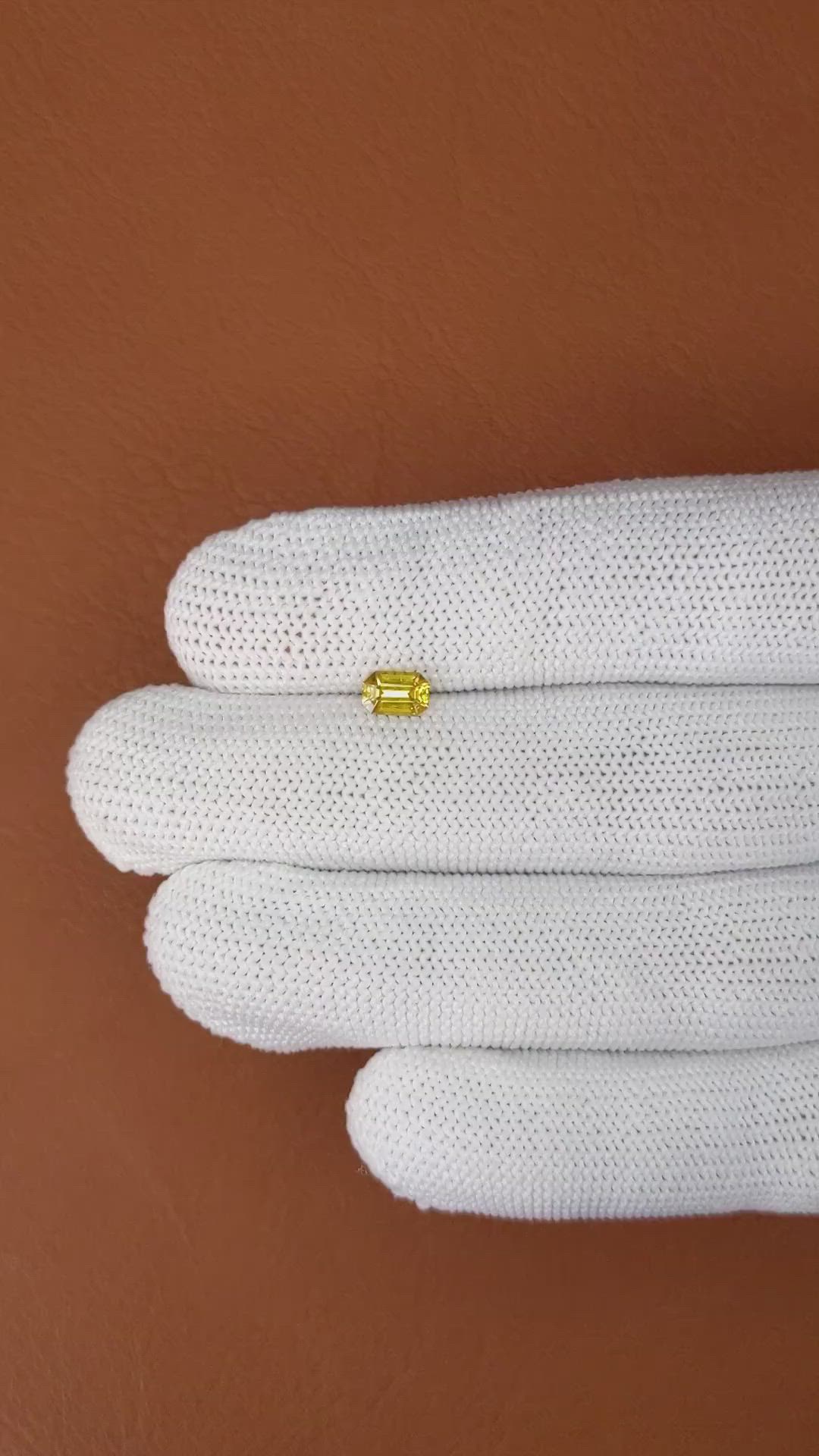0.60 Ct. Greenish Yellow Sapphire from Ceylon (Sri Lanka) Size Video