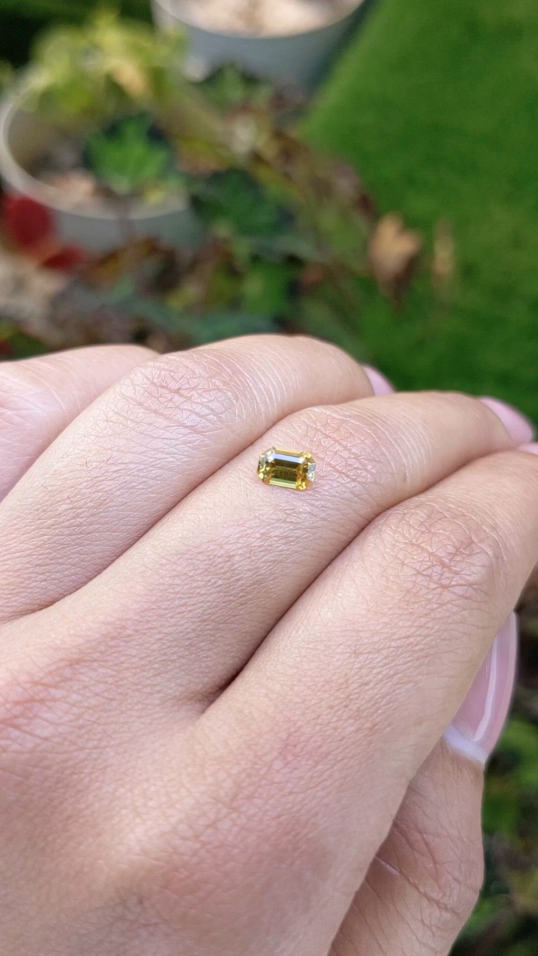 0.60 Ct. Greenish Yellow Sapphire from Ceylon (Sri Lanka) Size Video