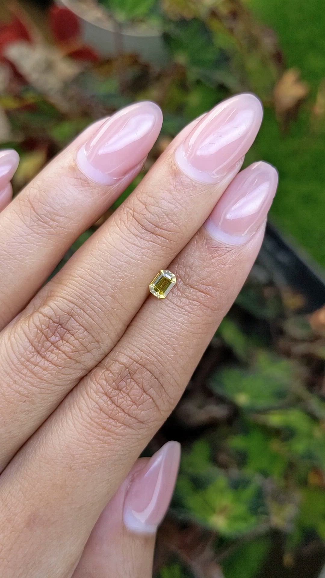 0.40 Ct. Yellow Sapphire from Ceylon (Sri Lanka) Size Video