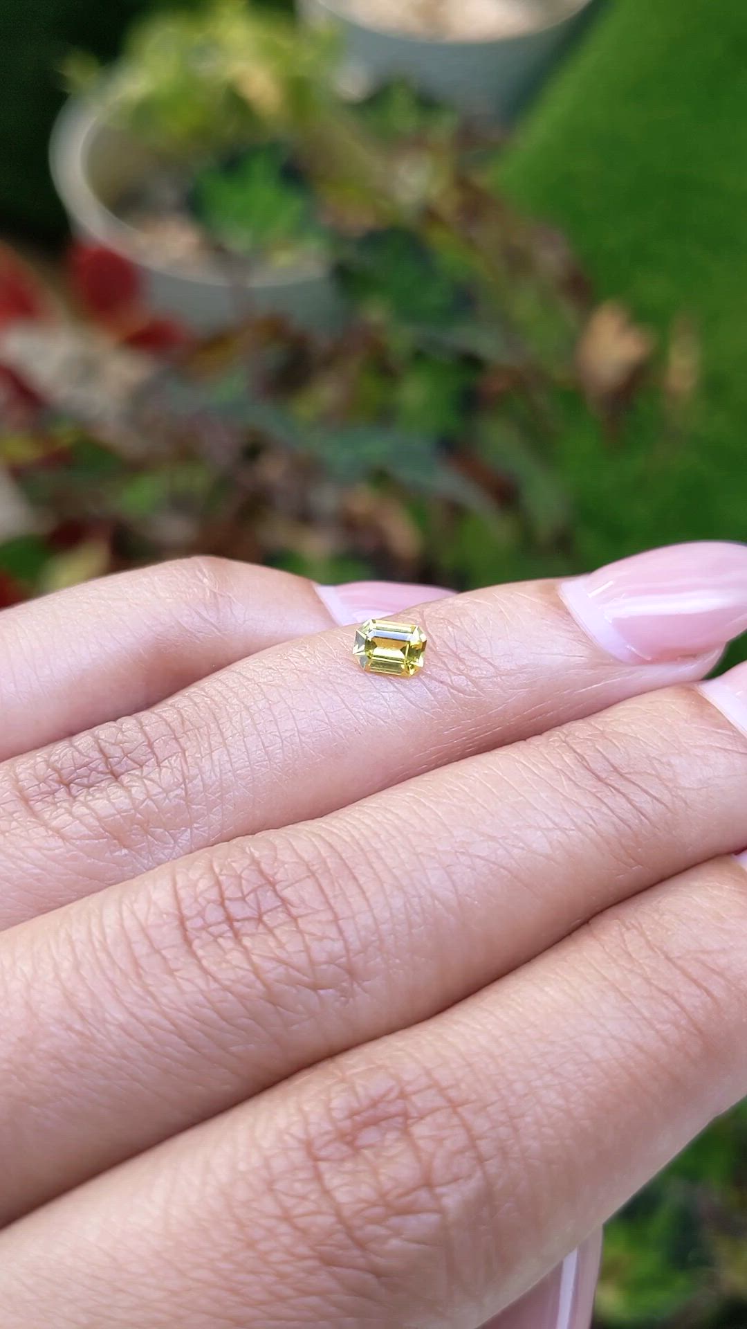 0.40 Ct. Yellow Sapphire from Ceylon (Sri Lanka) Size Video