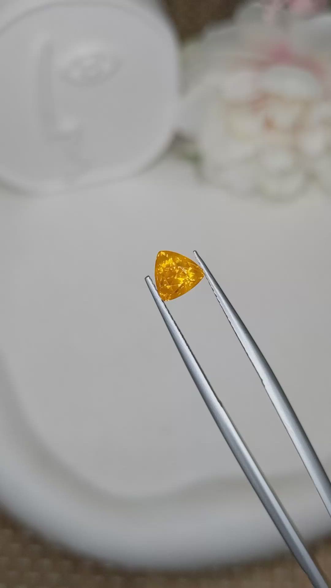 1.39 Ct. Yellowish Orange Sapphire from Ceylon (Sri Lanka) Size Video