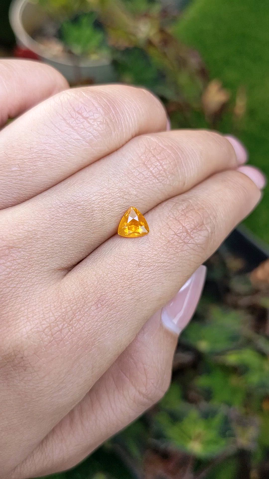 1.39 Ct. Yellowish Orange Sapphire from Ceylon (Sri Lanka) Size Video