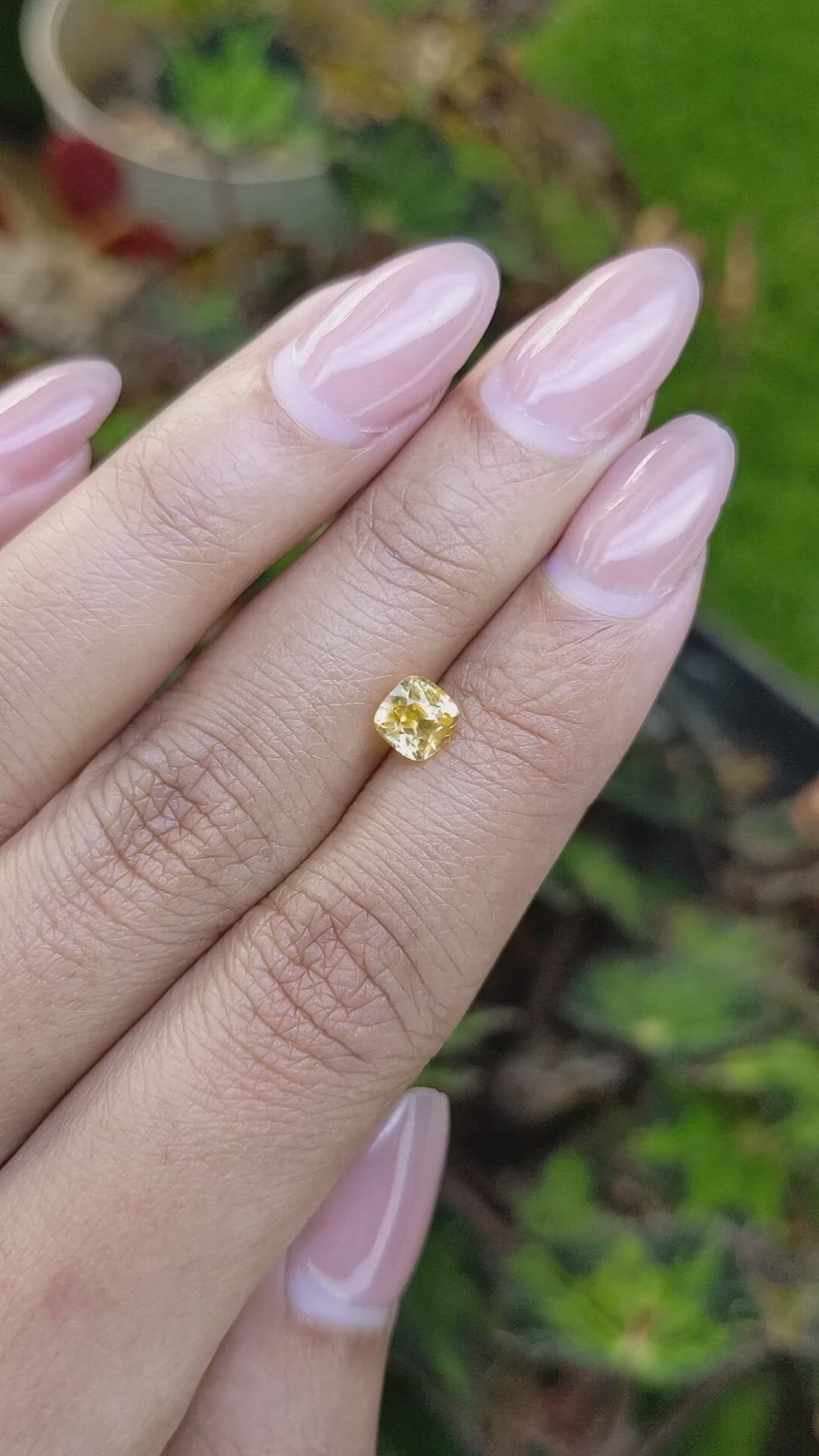 1.10 Ct. Yellow Sapphire from Ceylon (Sri Lanka) Size Video