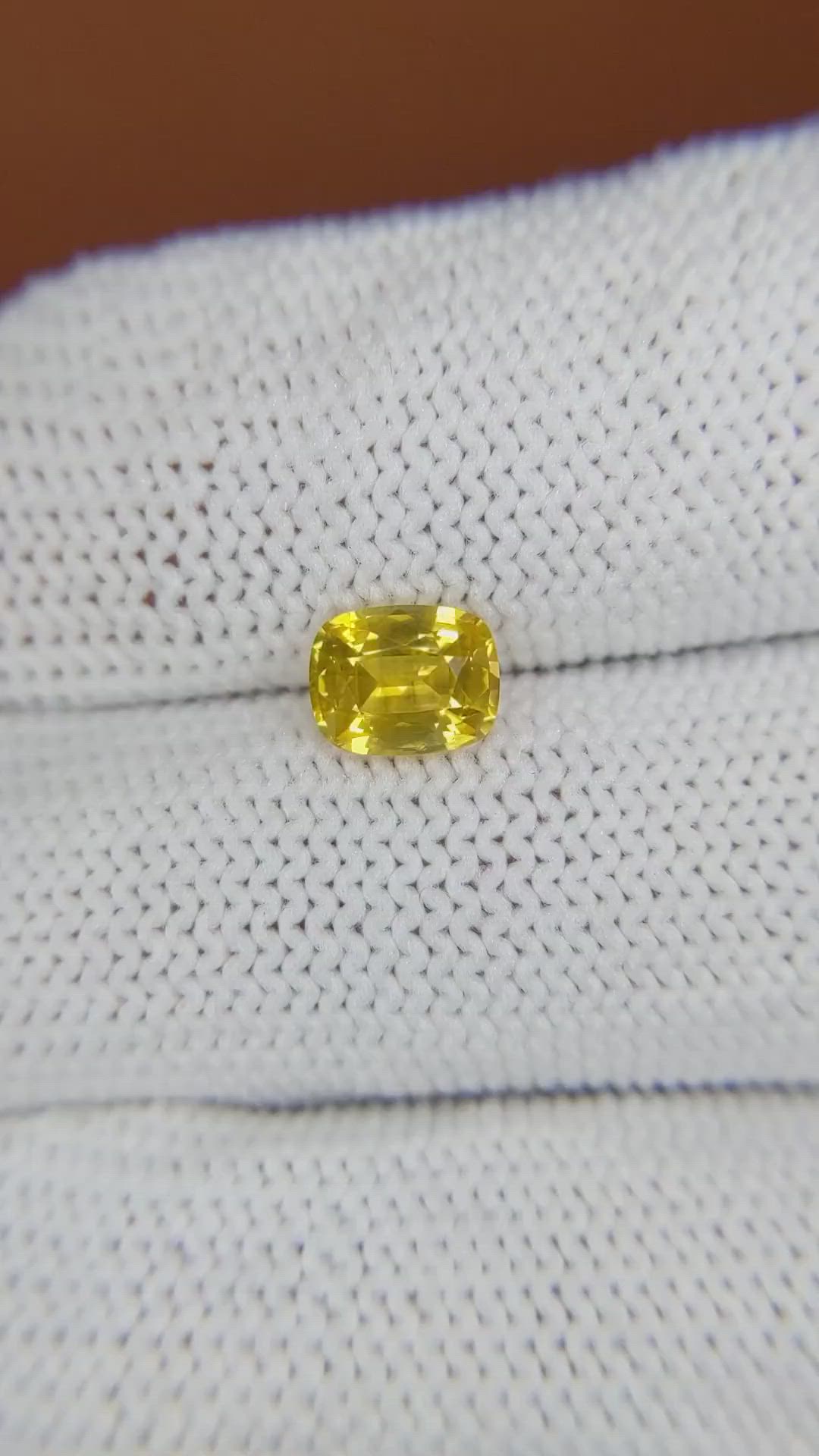 1.17 Ct. Yellow Sapphire from Ceylon (Sri Lanka) Size Video