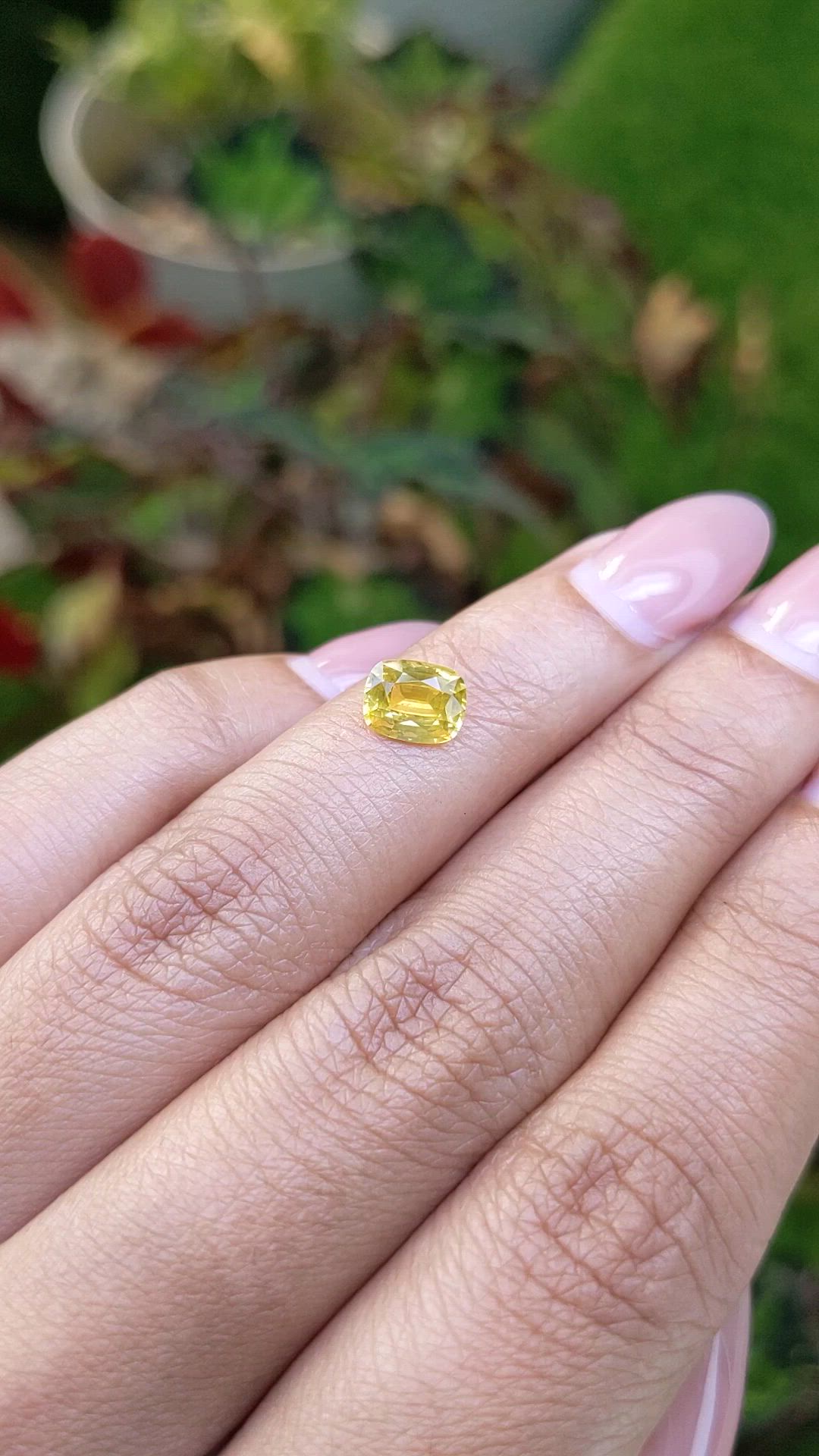 1.17 Ct. Yellow Sapphire from Ceylon (Sri Lanka) Size Video