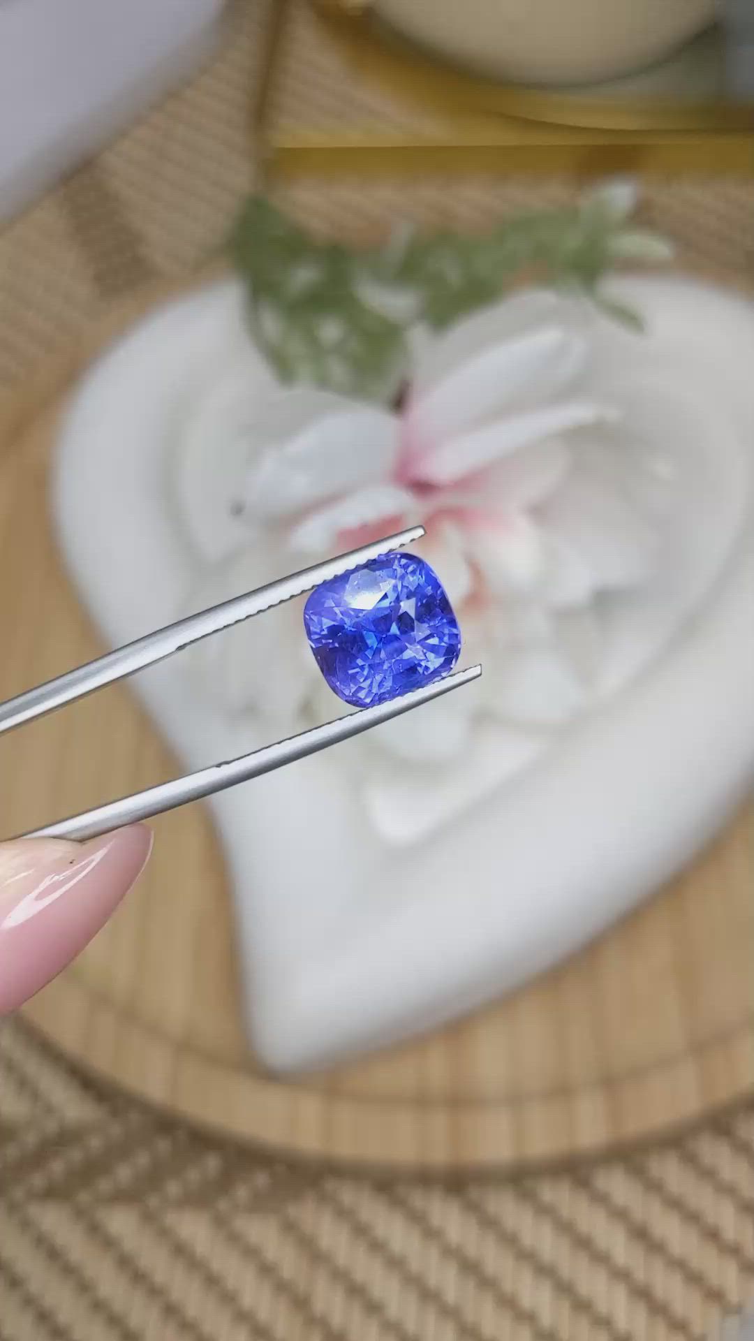 7.05 Ct. Blue Sapphire from Ceylon (Sri Lanka) Size Video
