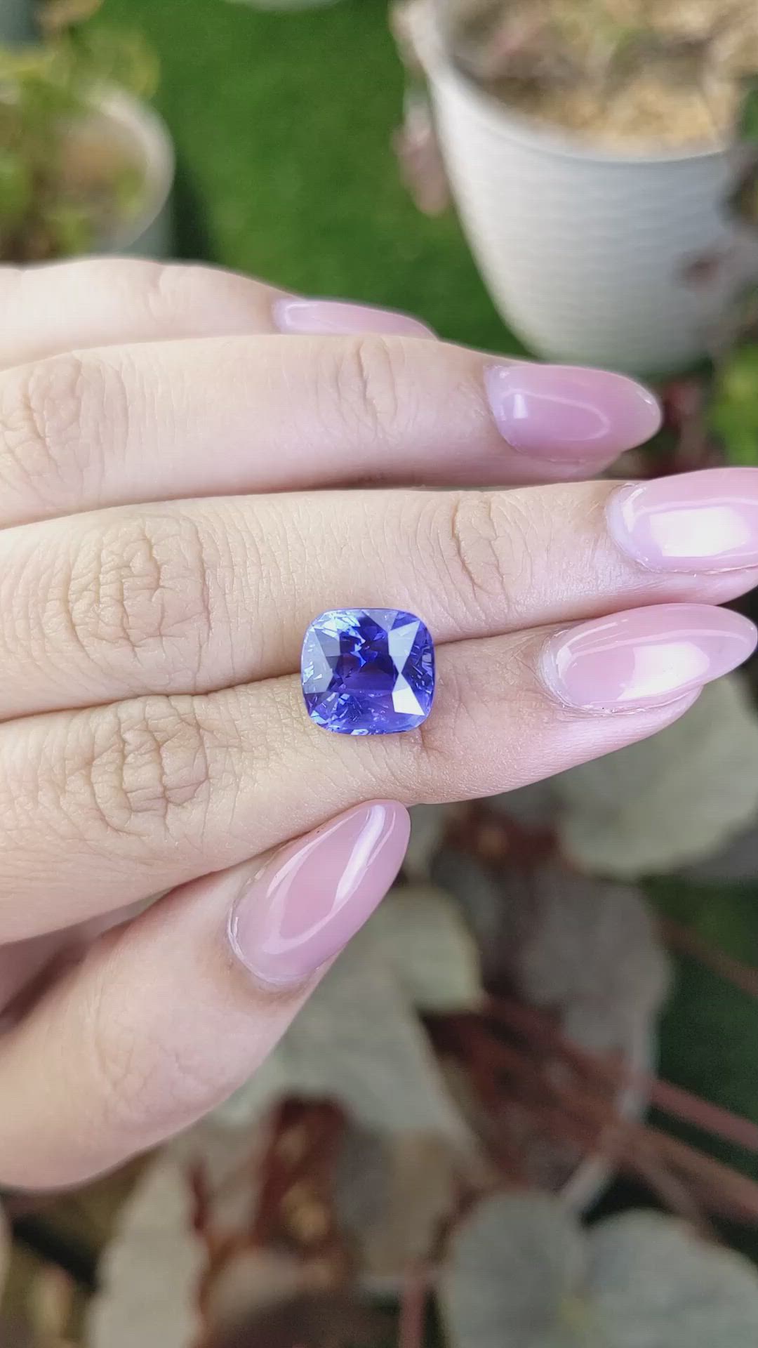 7.05 Ct. Blue Sapphire from Ceylon (Sri Lanka) Size Video