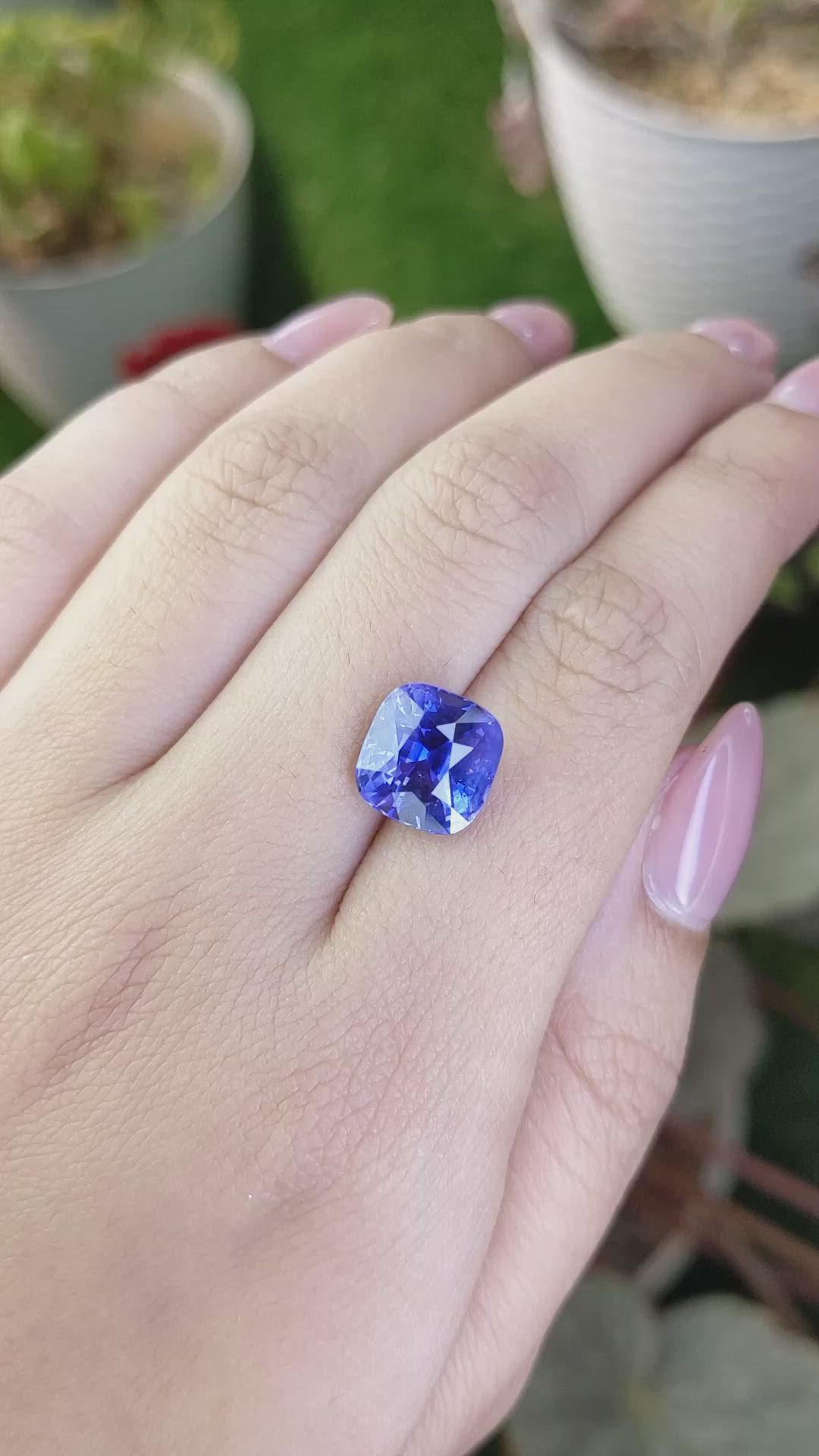 7.05 Ct. Blue Sapphire from Ceylon (Sri Lanka) Size Video