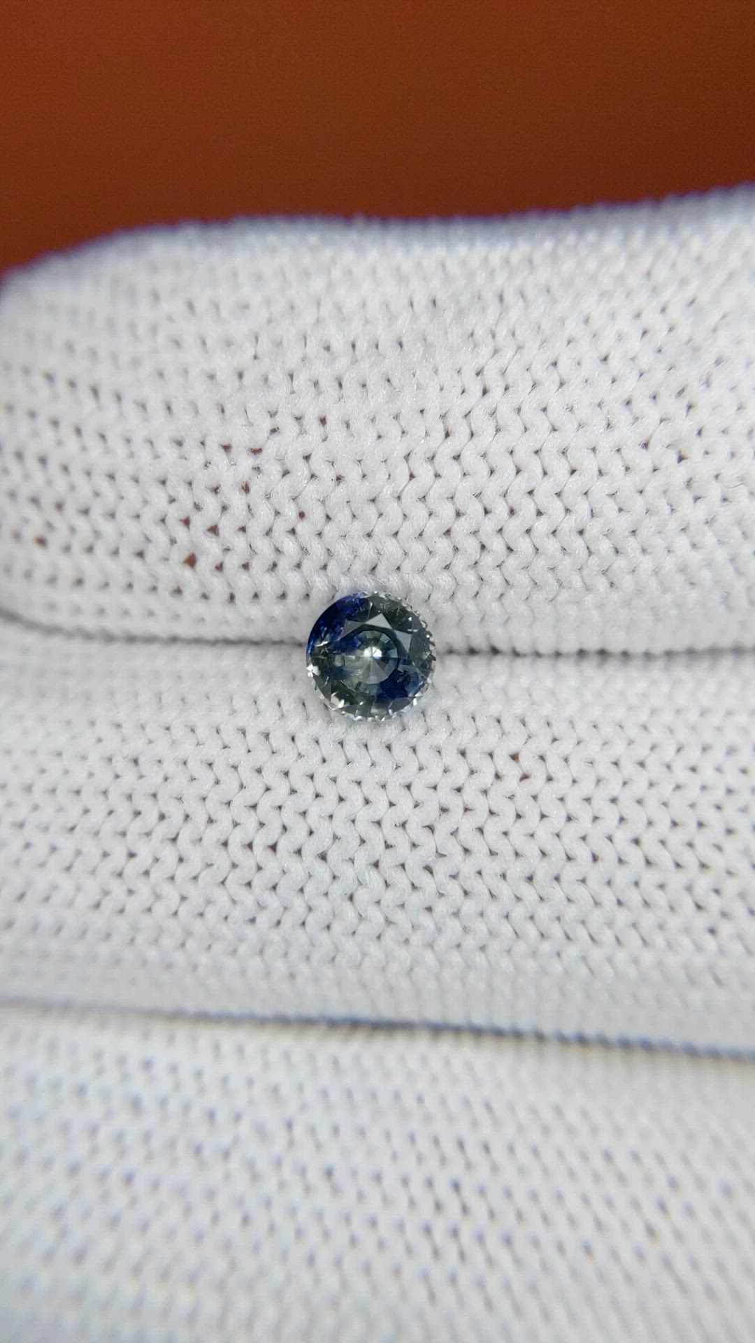 0.74 Ct. Bi Color / Parti Sapphire from Ceylon (Sri Lanka) Size Video