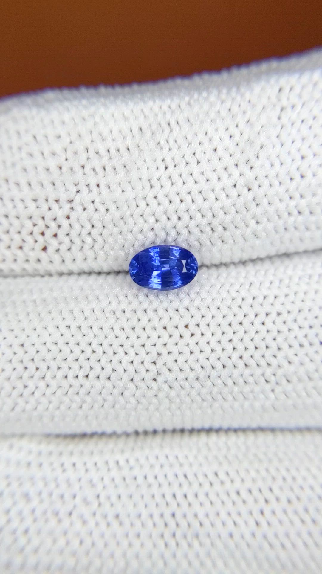 0.70 Ct. Blue Sapphire from Ceylon (Sri Lanka) Size Video