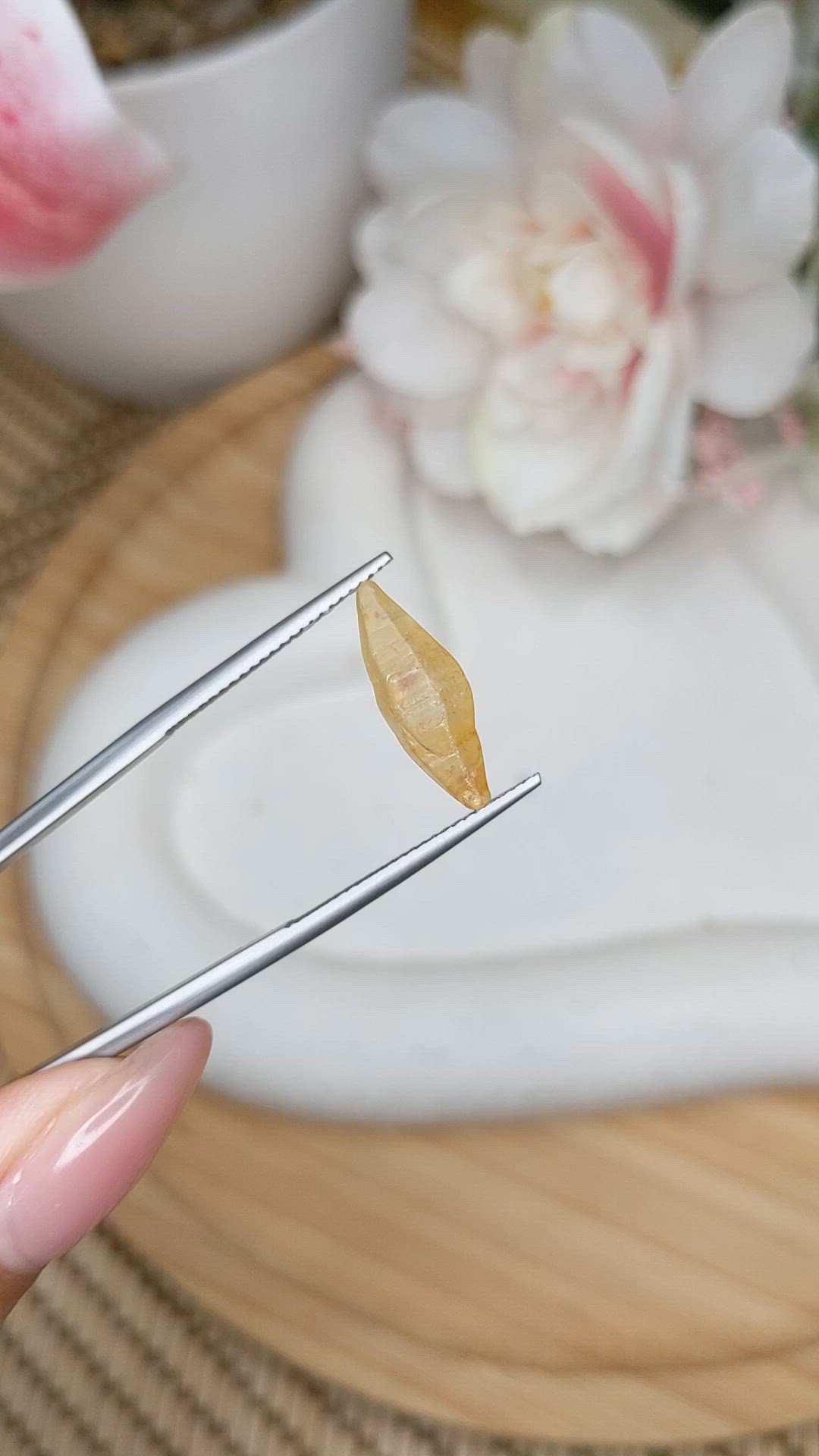 5.76 Ct. Yellow Sapphire from Ceylon (Sri Lanka) Size Video