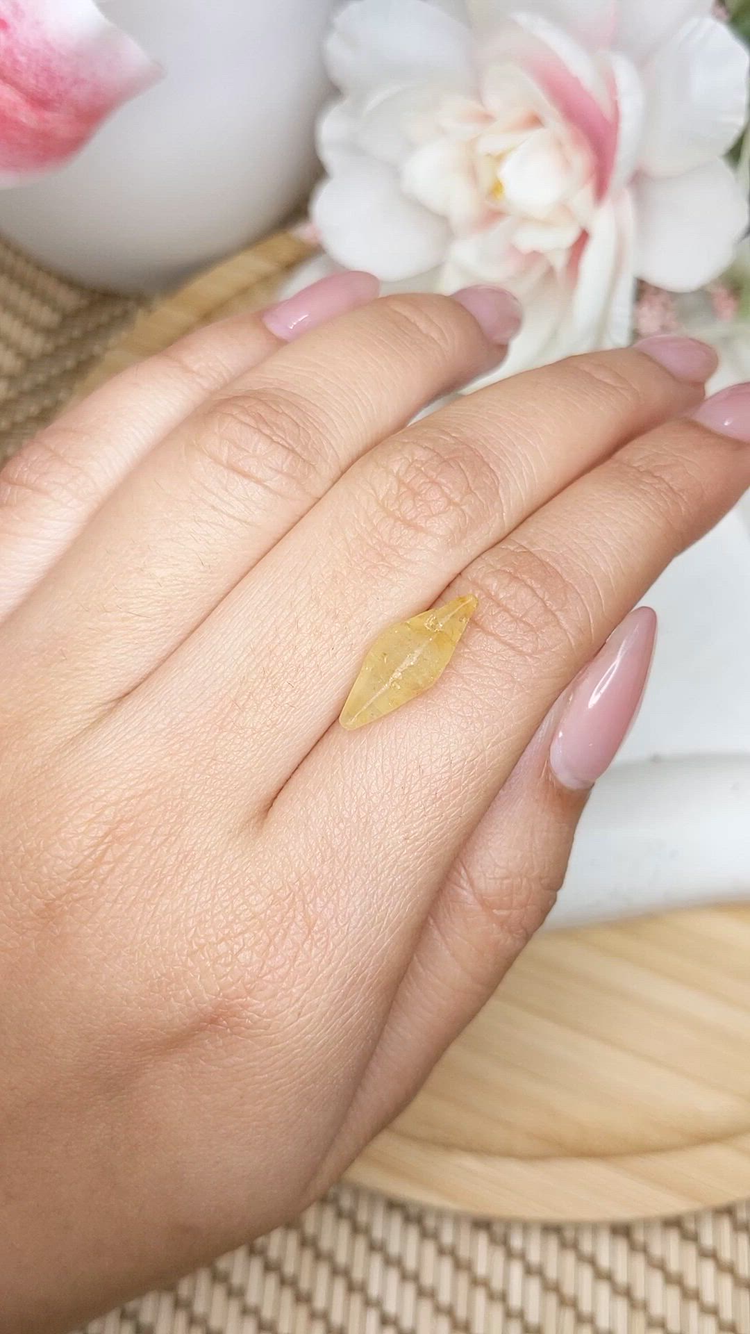 5.76 Ct. Yellow Sapphire from Ceylon (Sri Lanka) Size Video