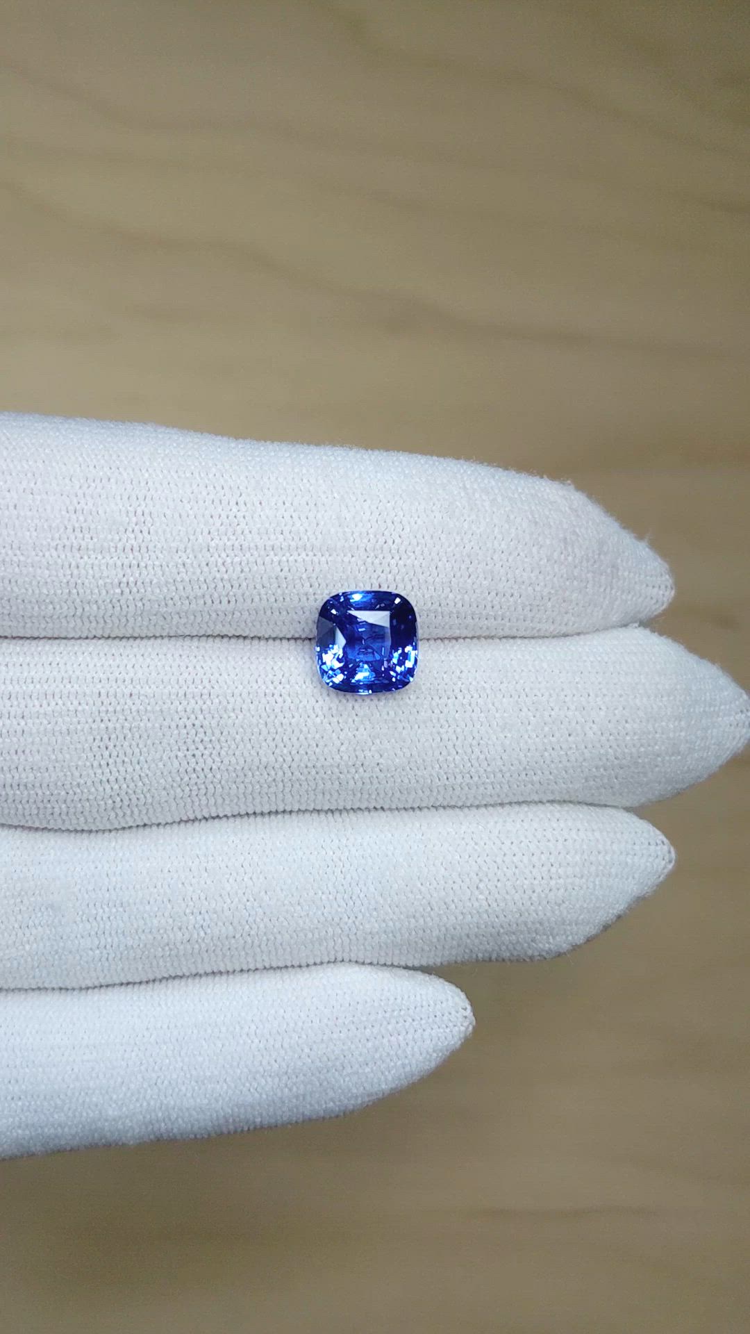 5.03 Ct. Blue Sapphire from Ceylon (Sri Lanka) Size Video