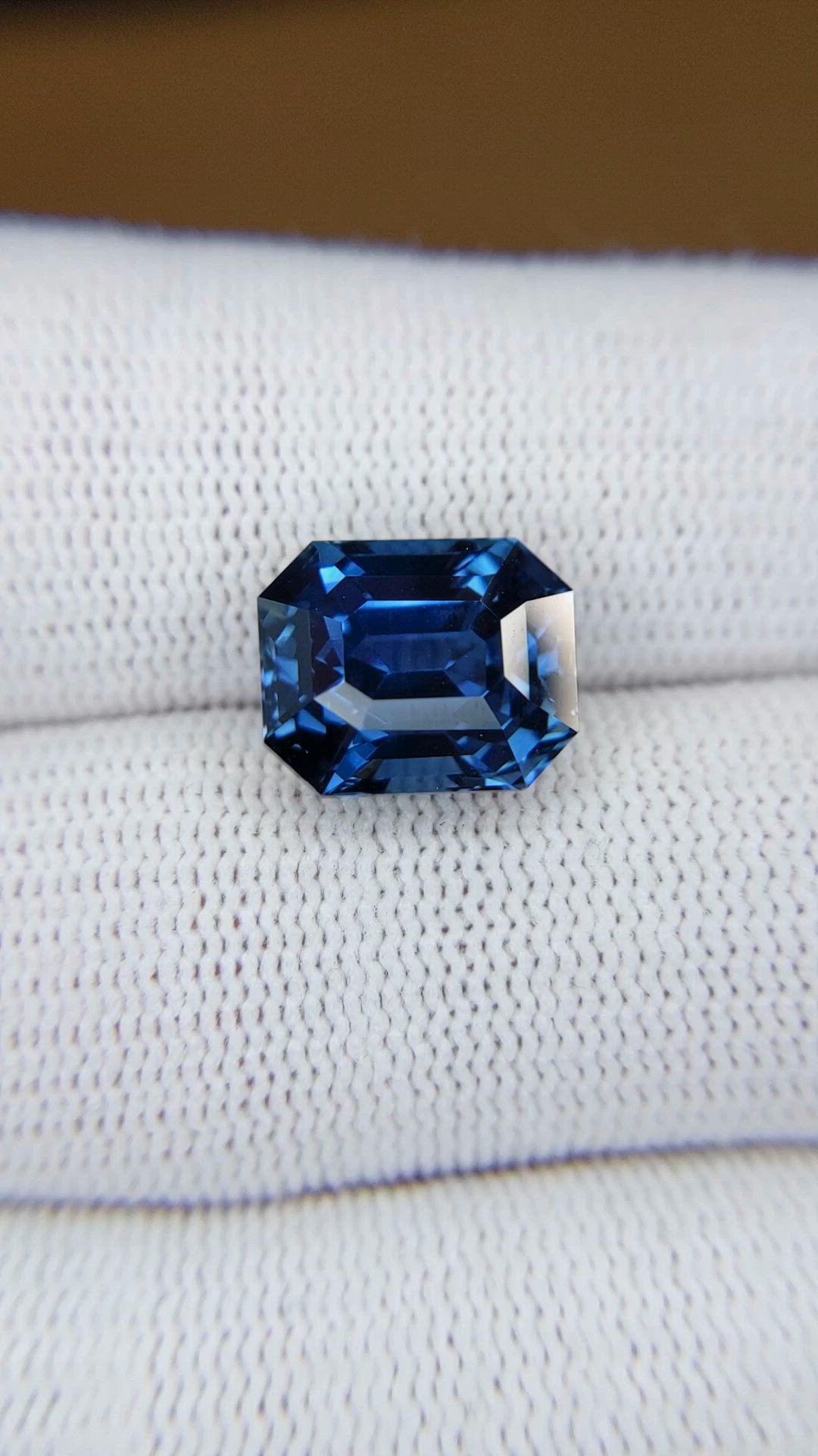 7.99 Ct. Greenish Blue Sapphire from Ceylon (Sri Lanka) Size Video