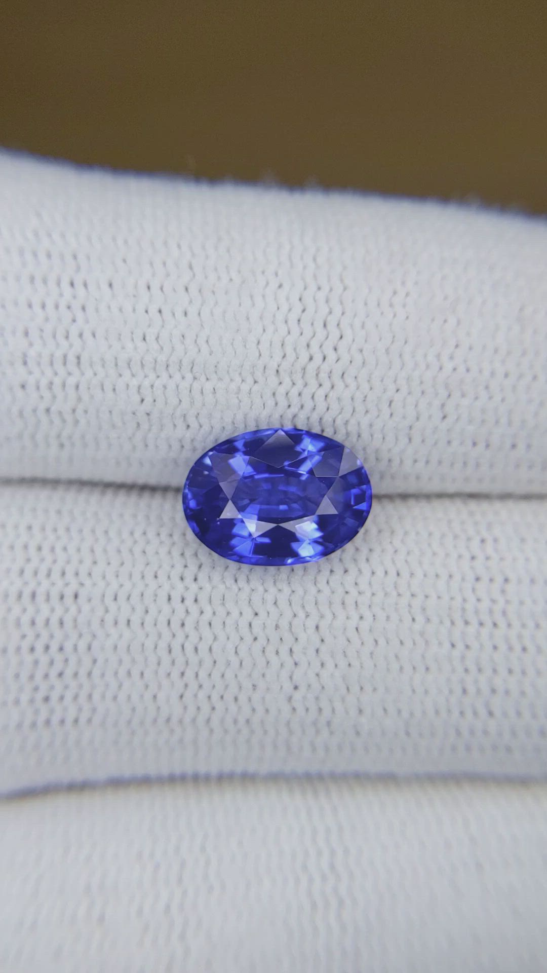 3.16 Ct. Blue Sapphire from Ceylon (Sri Lanka) Size Video