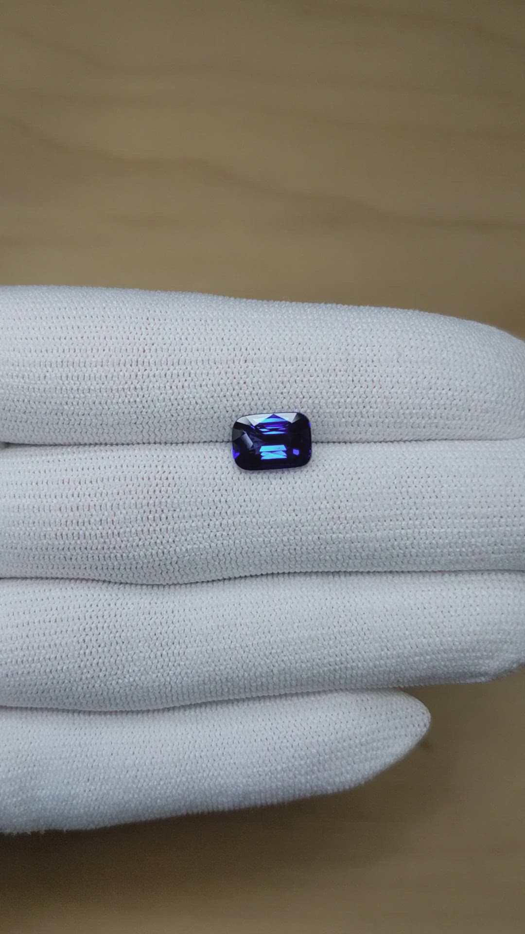3.52 Ct. Blue Sapphire from Ceylon (Sri Lanka) Size Video