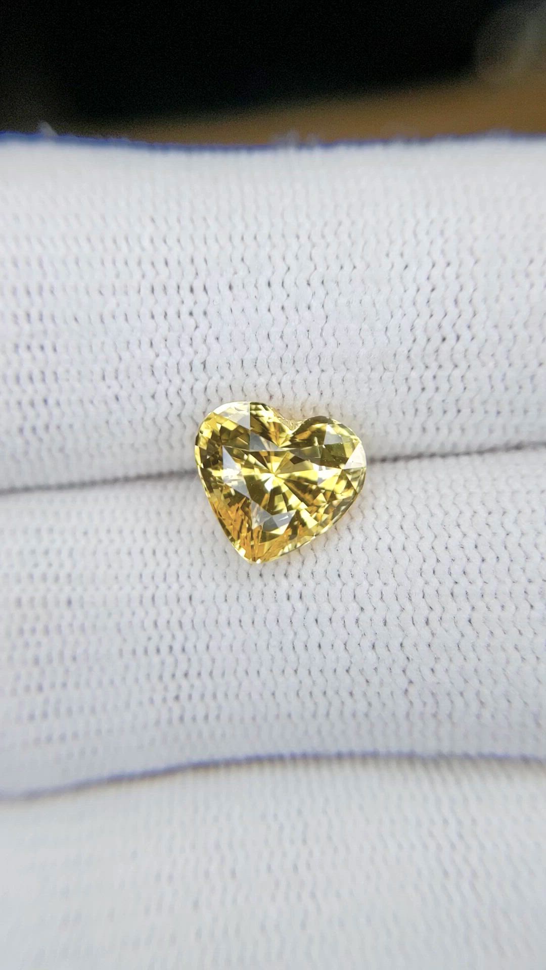 3.73 Ct. Yellow Sapphire from Ceylon (Sri Lanka) Size Video